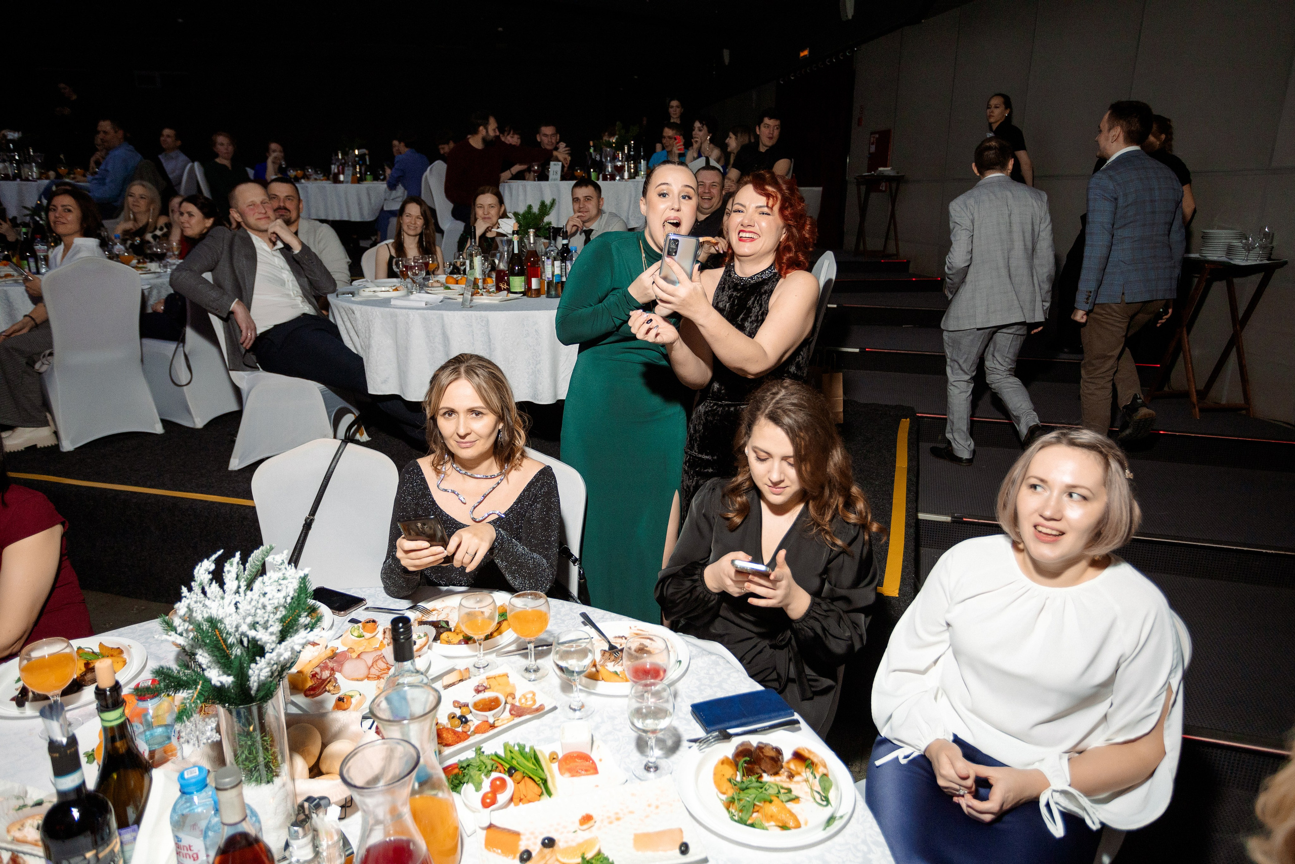 РЕПОРТАЖ: НОВЫЙ ГОД В ДК МЕТАЛЛУРГ. Профессиональный фотограф в Ижевске Леша Петров