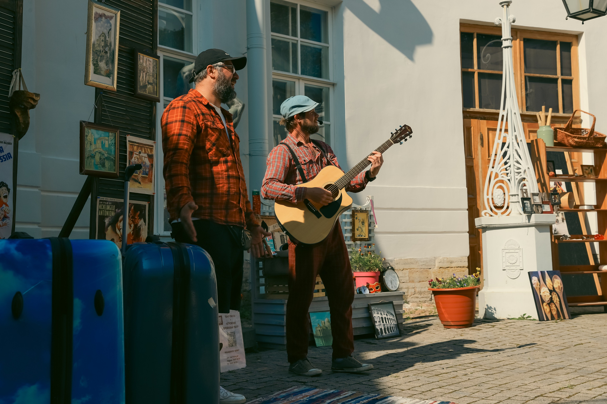 Театр Вкуса, Приключения итальянцев в России