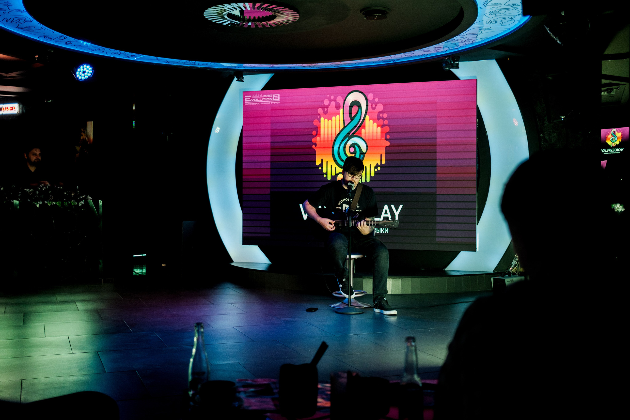 Voice&Play | караоке-бар ГОСТИ. Свадебный и репортажной фотограф Денис Ожигин в Краснодаре и Краснодарском крае