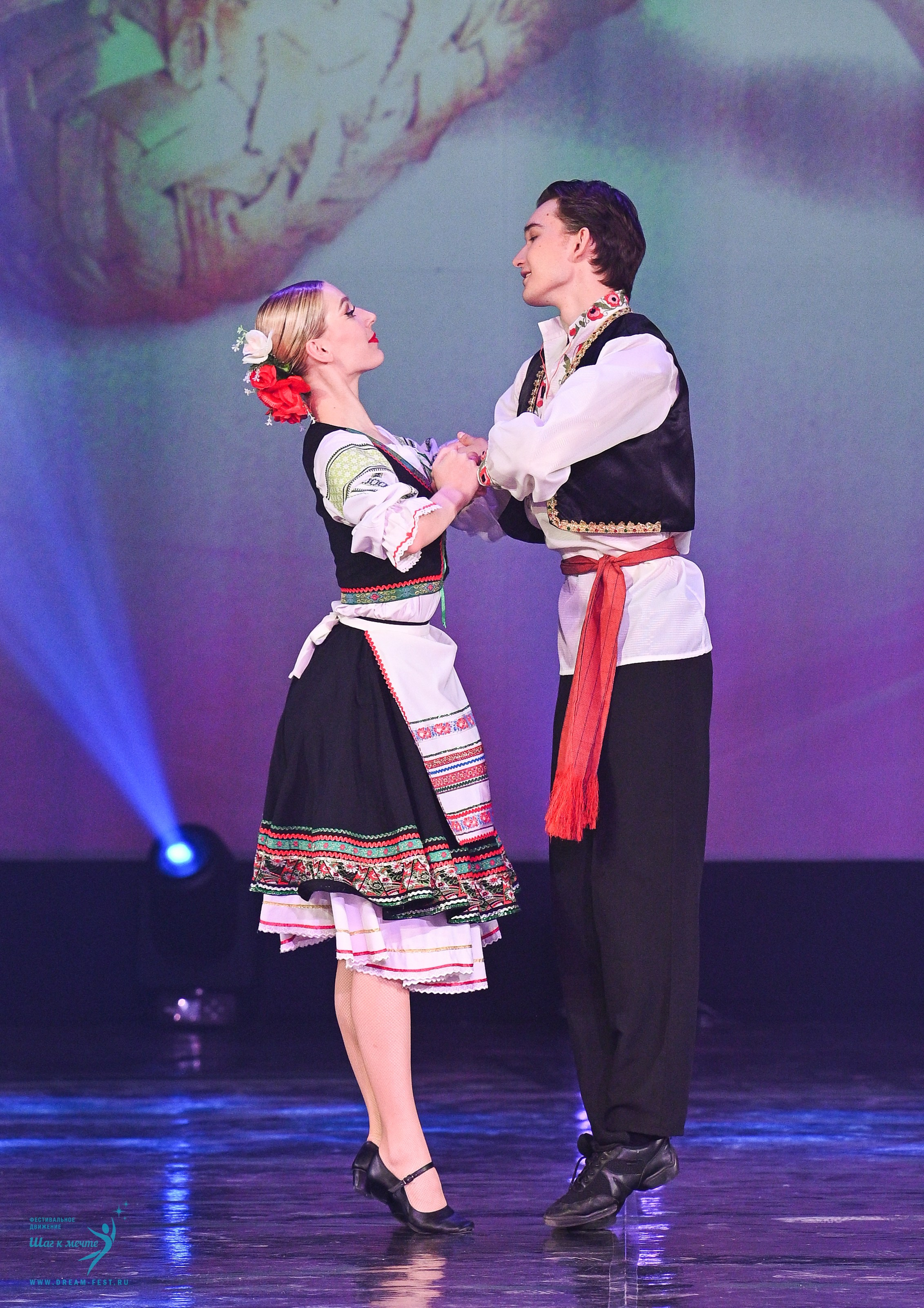 24.05.2025 «Мир под названием — Искусство танца» Фестивальное движение «Шаг к мечте» г. Кострома. Медиастудия Фото Концепт