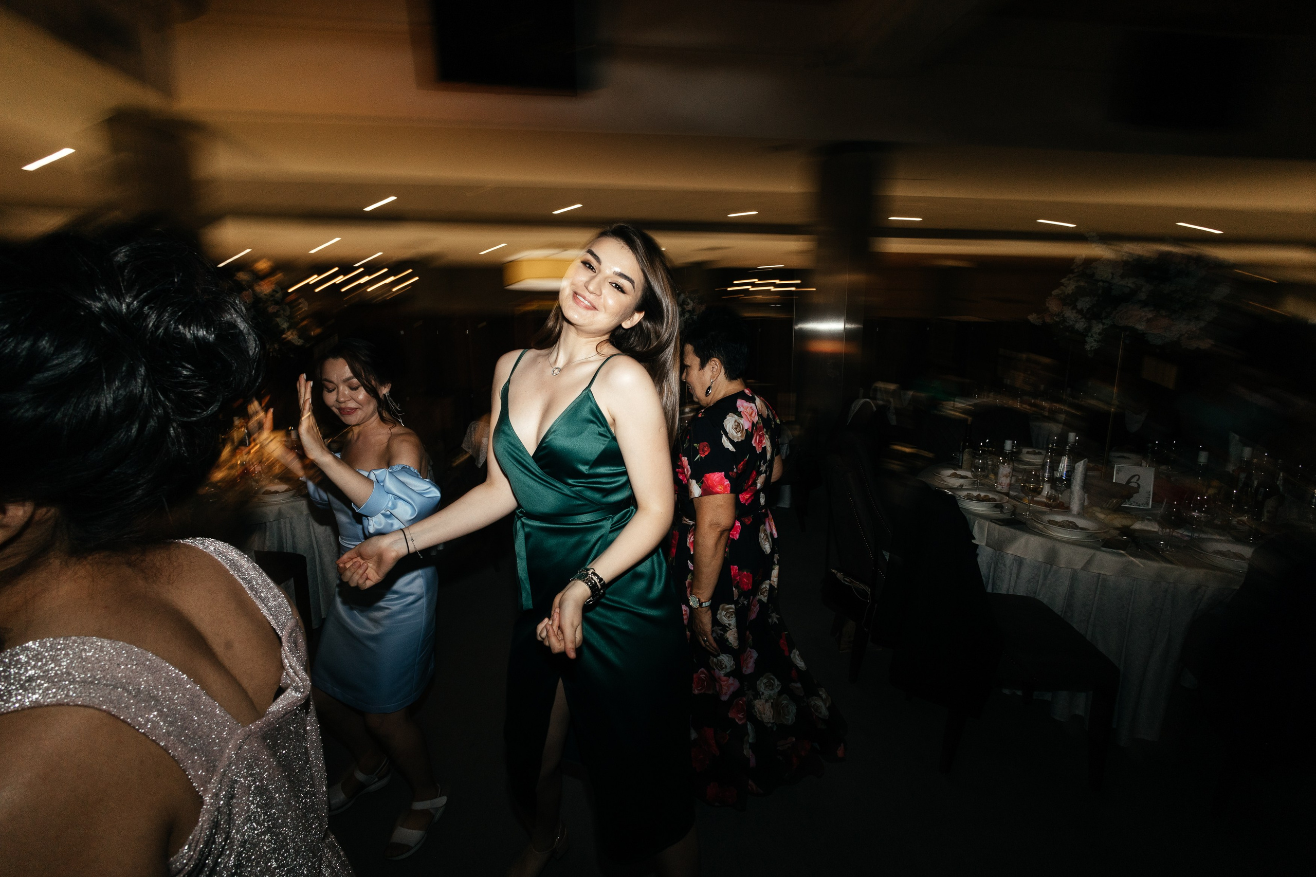 Свадебный фотограф Уфа — Руслан ГабдлисламовЖивые эмоции, красивые кадры, воспоминания на всю жизнь.Работаю по всей Республике Башкортоста. Свадебный фотограф Уфа Руслан Габдлисламов