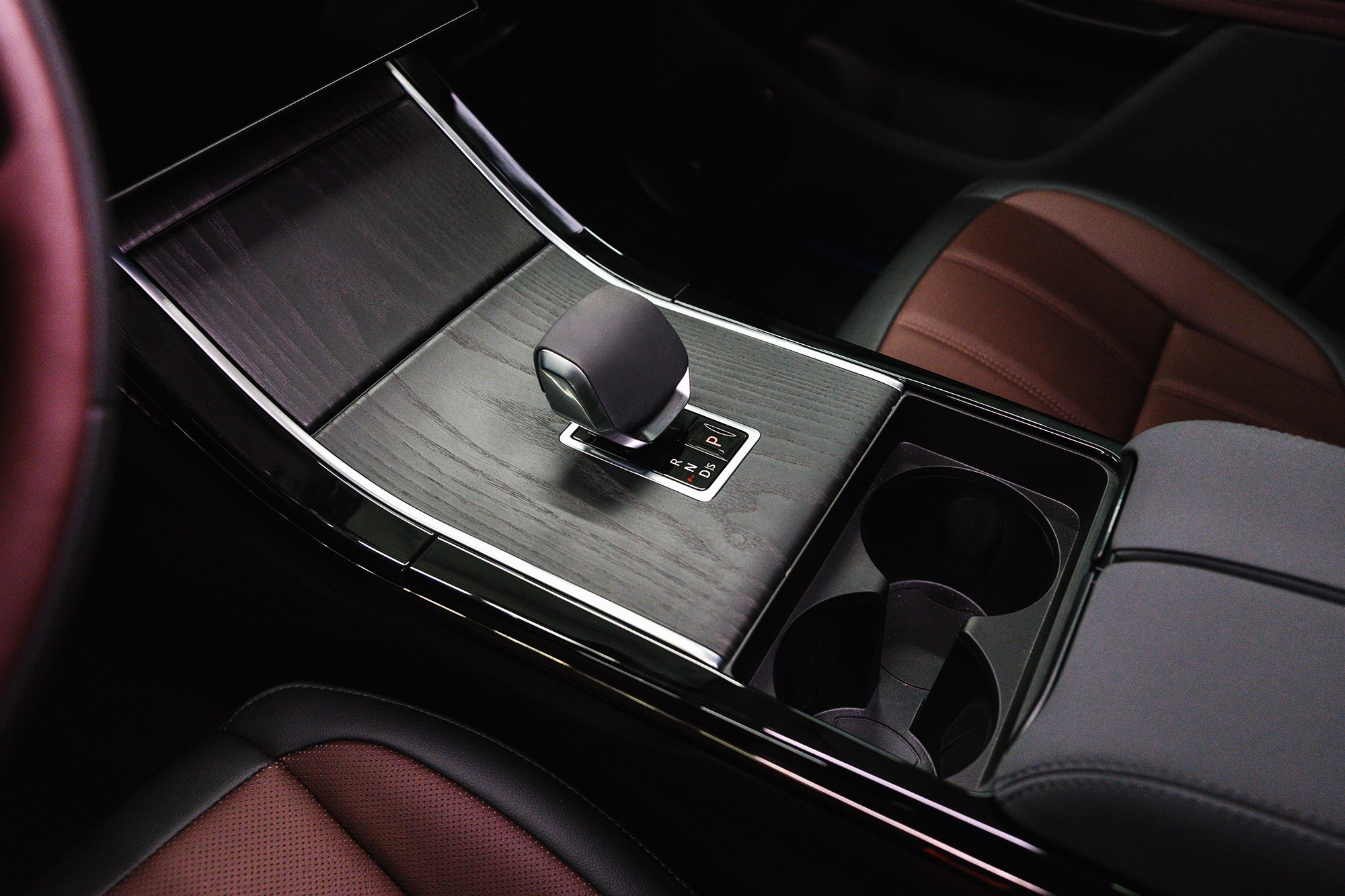 Land Rover Range Rover Evoque.2.0 Si4 4WD AT (249 л. с.). Автосалон «Х-Авто»