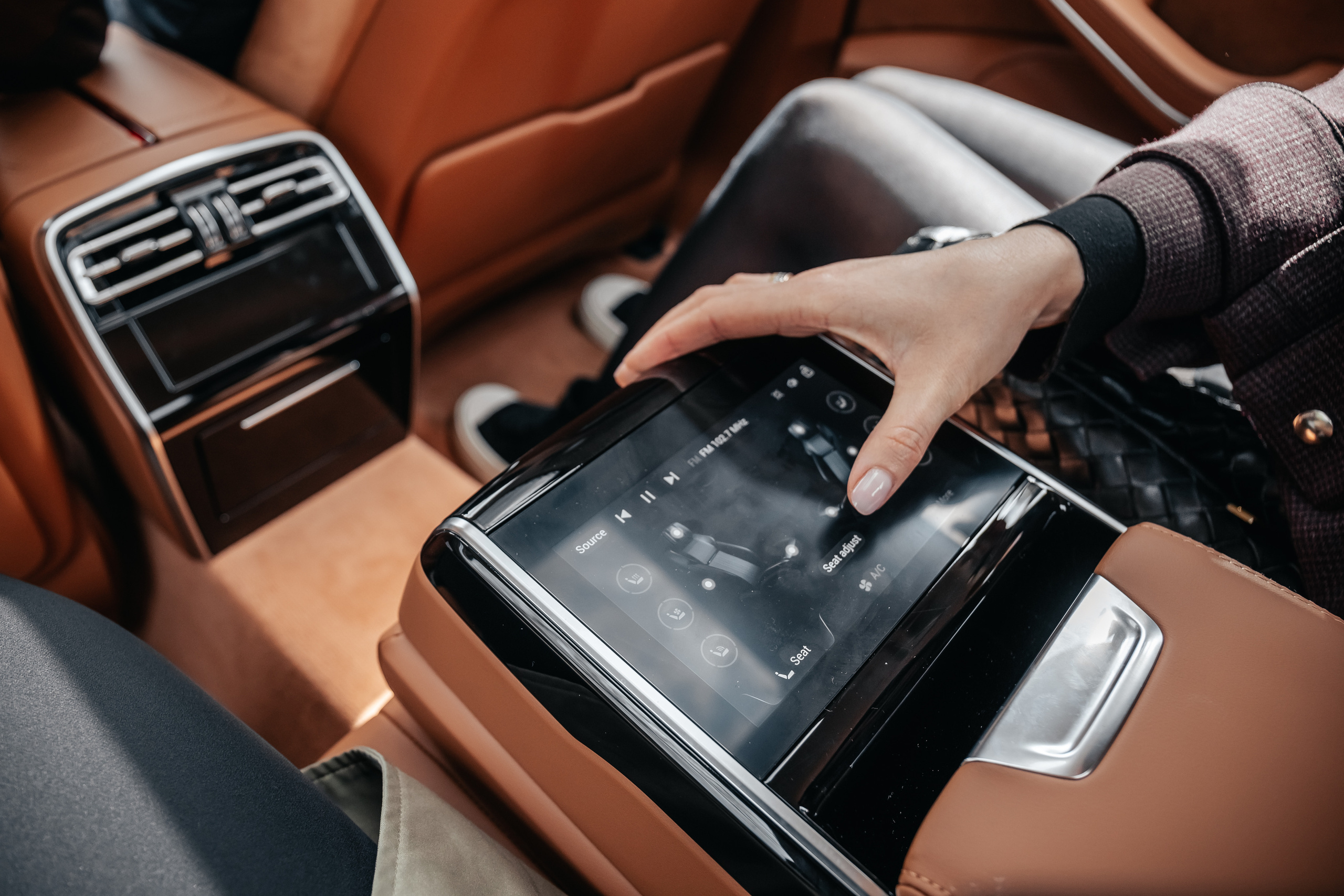 Презентация китайских автомобилей Hongqi в КлючАвто. Автомобильный фотограф, видеограф в Краснодаре Левшакова Анжелика