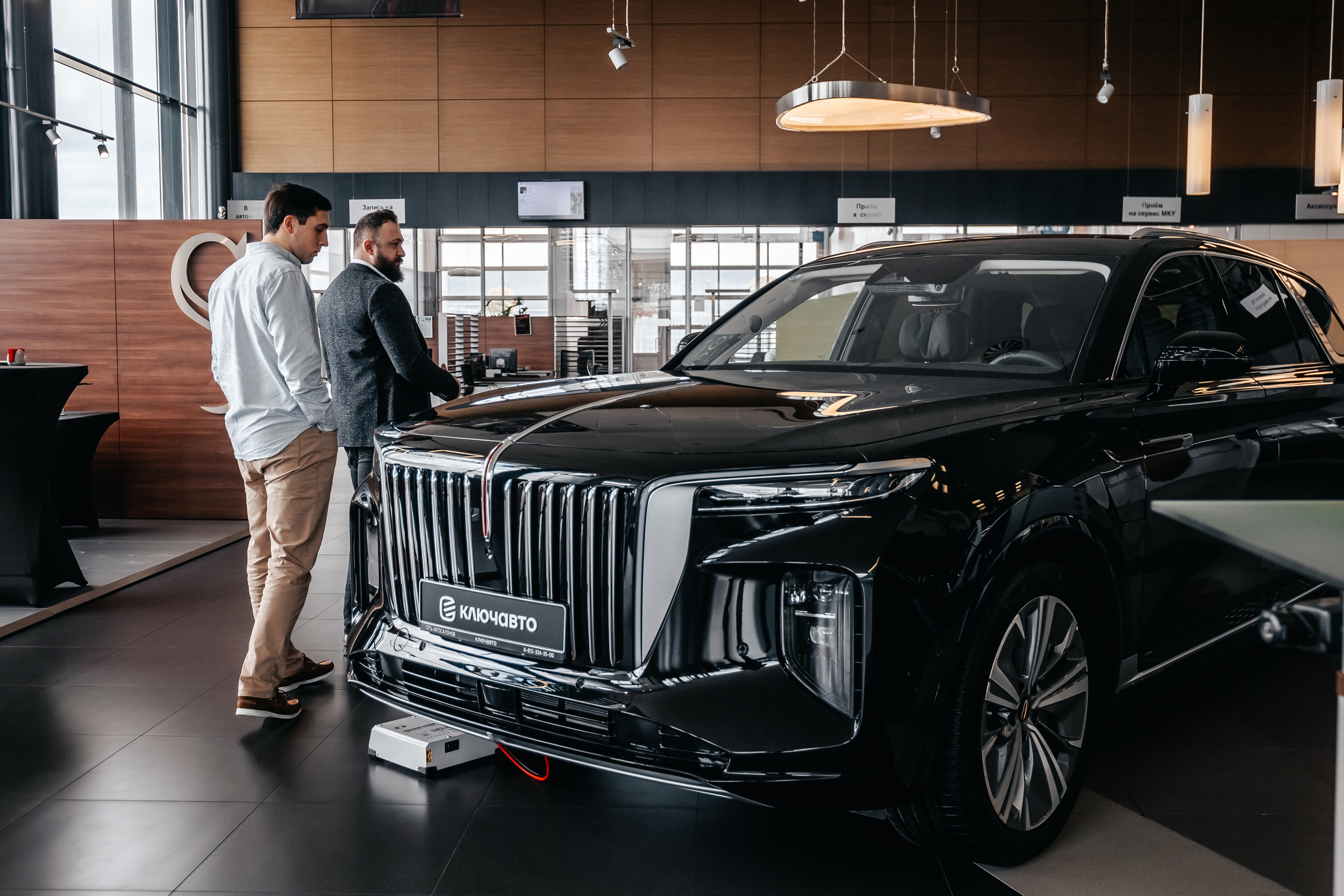 Презентация китайских автомобилей Hongqi в КлючАвто. Автомобильный фотограф, видеограф в Краснодаре Левшакова Анжелика