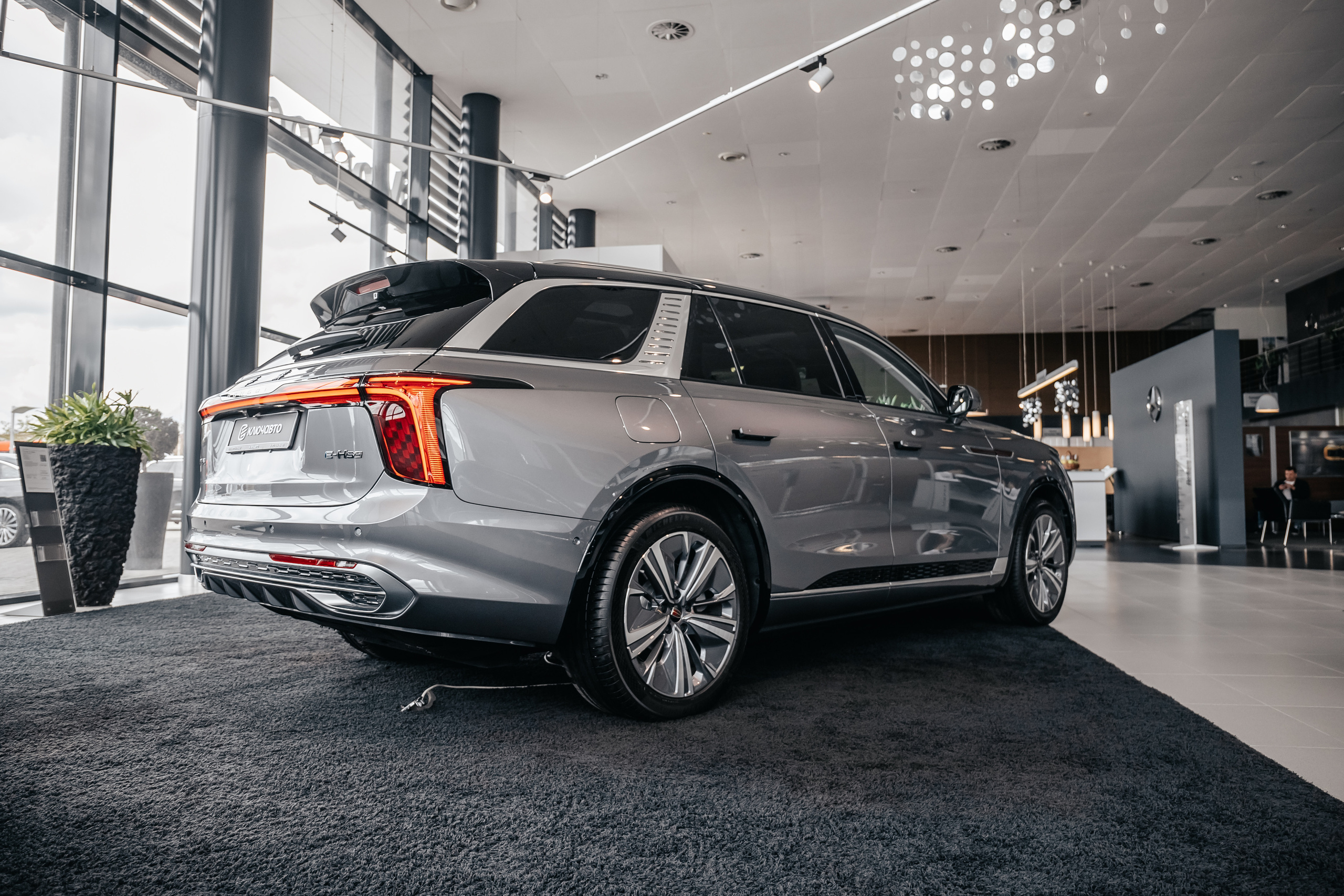 Презентация китайских автомобилей Hongqi в КлючАвто. Автомобильный фотограф, видеограф в Краснодаре Левшакова Анжелика