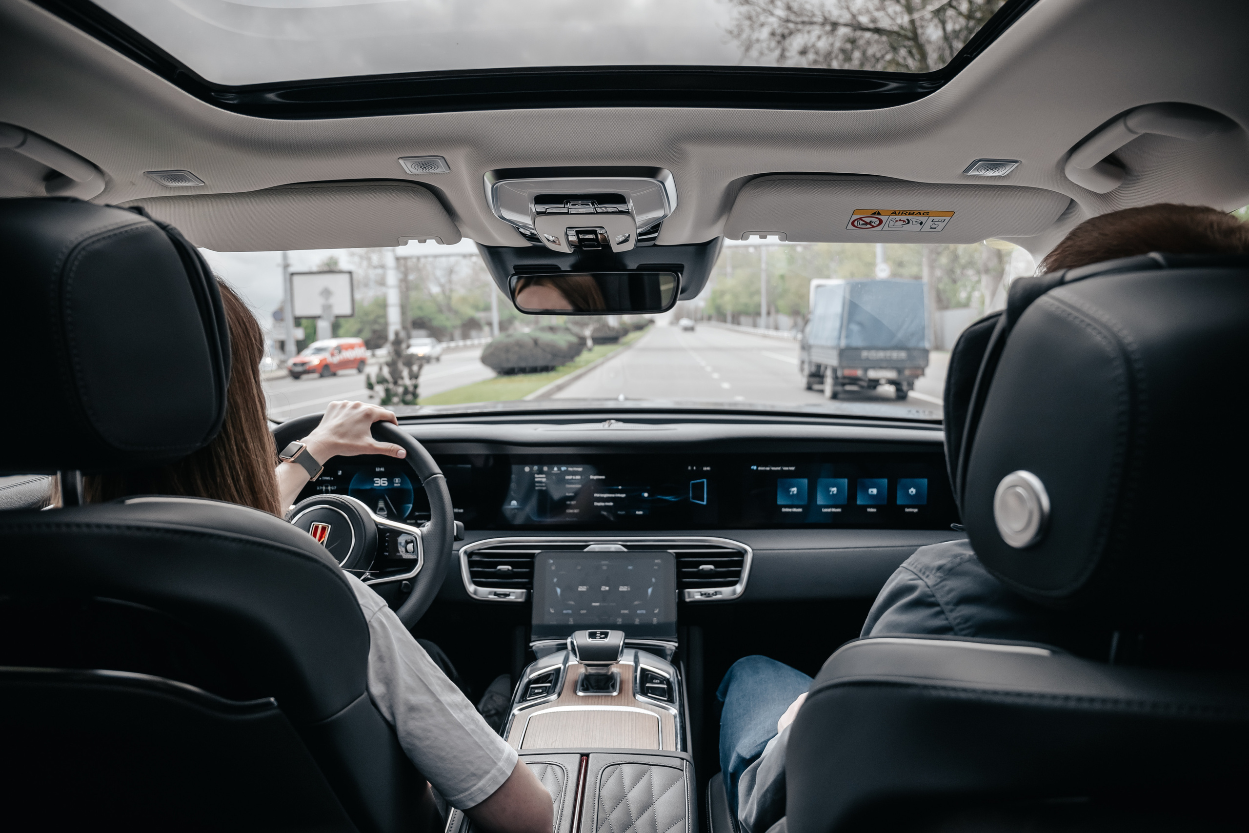 Презентация китайских автомобилей Hongqi в КлючАвто. Автомобильный фотограф, видеограф в Краснодаре Левшакова Анжелика