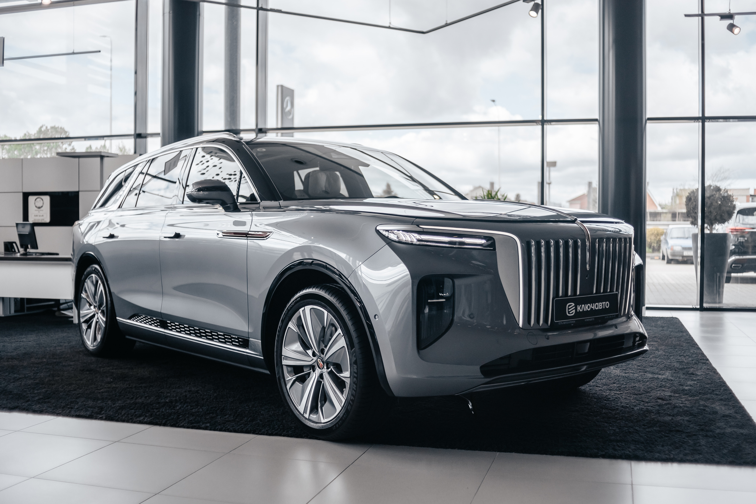 Презентация китайских автомобилей Hongqi в КлючАвто. Автомобильный фотограф, видеограф в Краснодаре Левшакова Анжелика