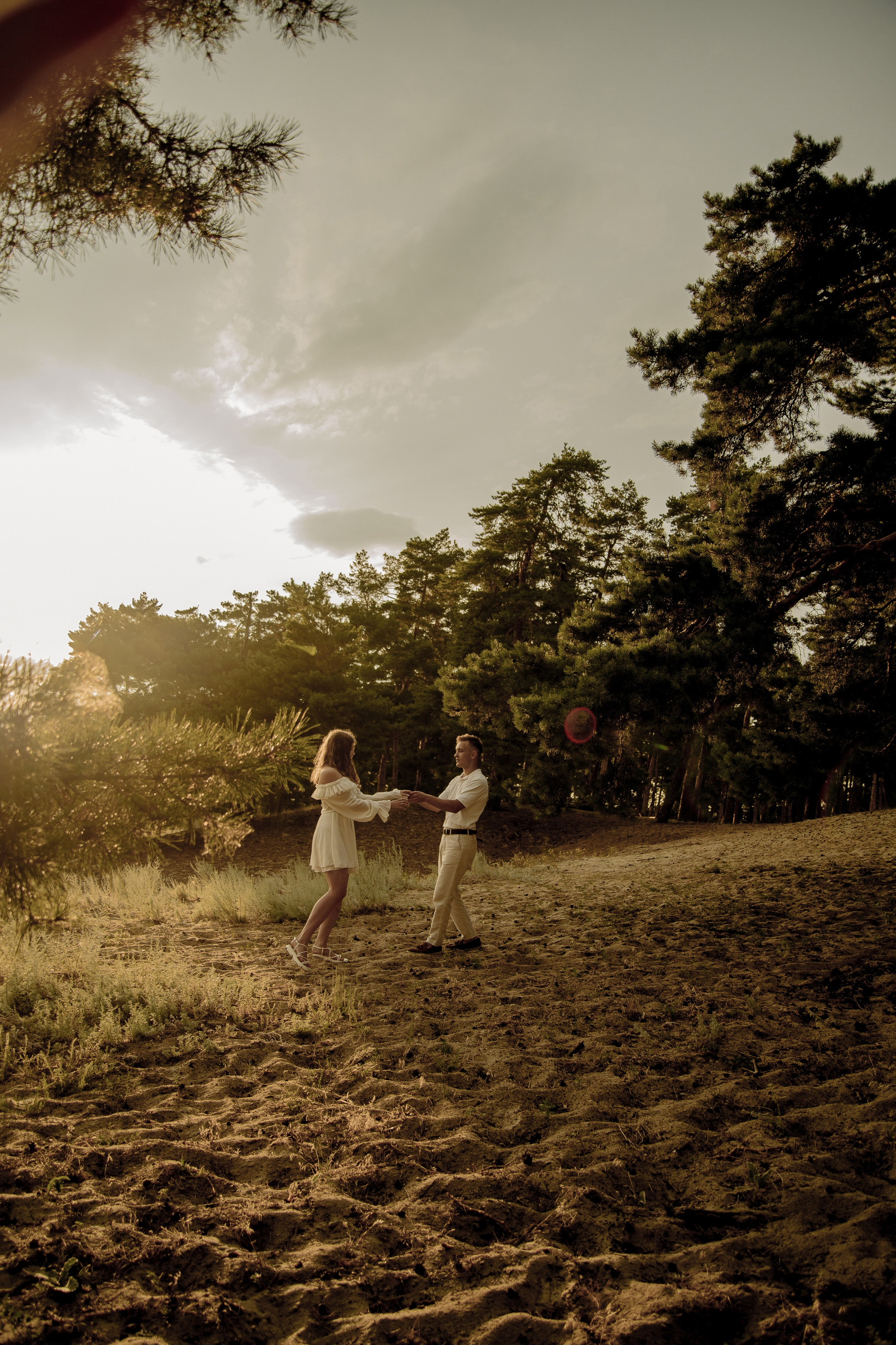 Любовь и желтые цветочки. Фотограф Мария Стрелкова