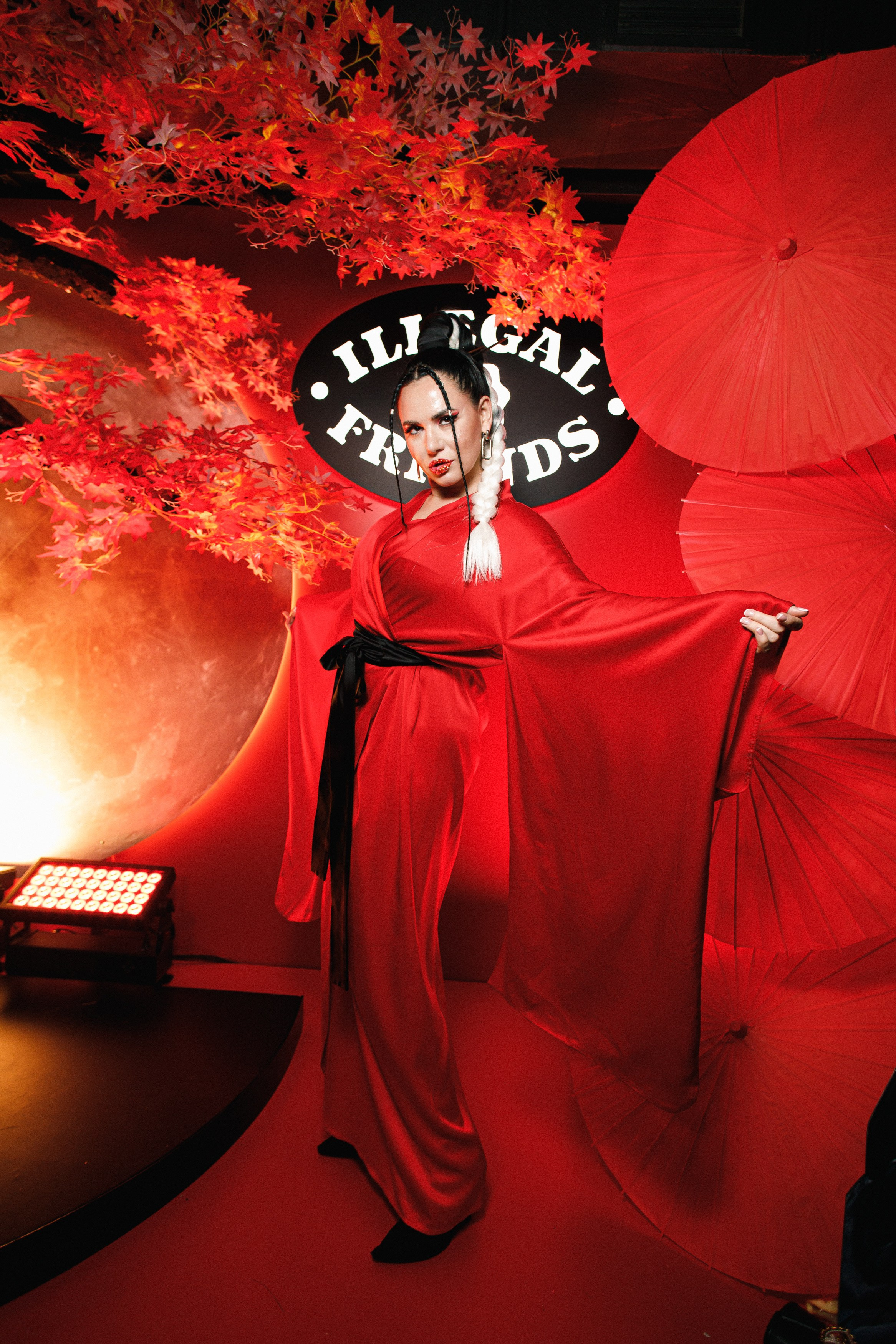 ILLEGAL FRIENDS | ASIA. СВОИ. ФОТООТЧЕТЫ-СОБЫТИЯ-МЕСТА