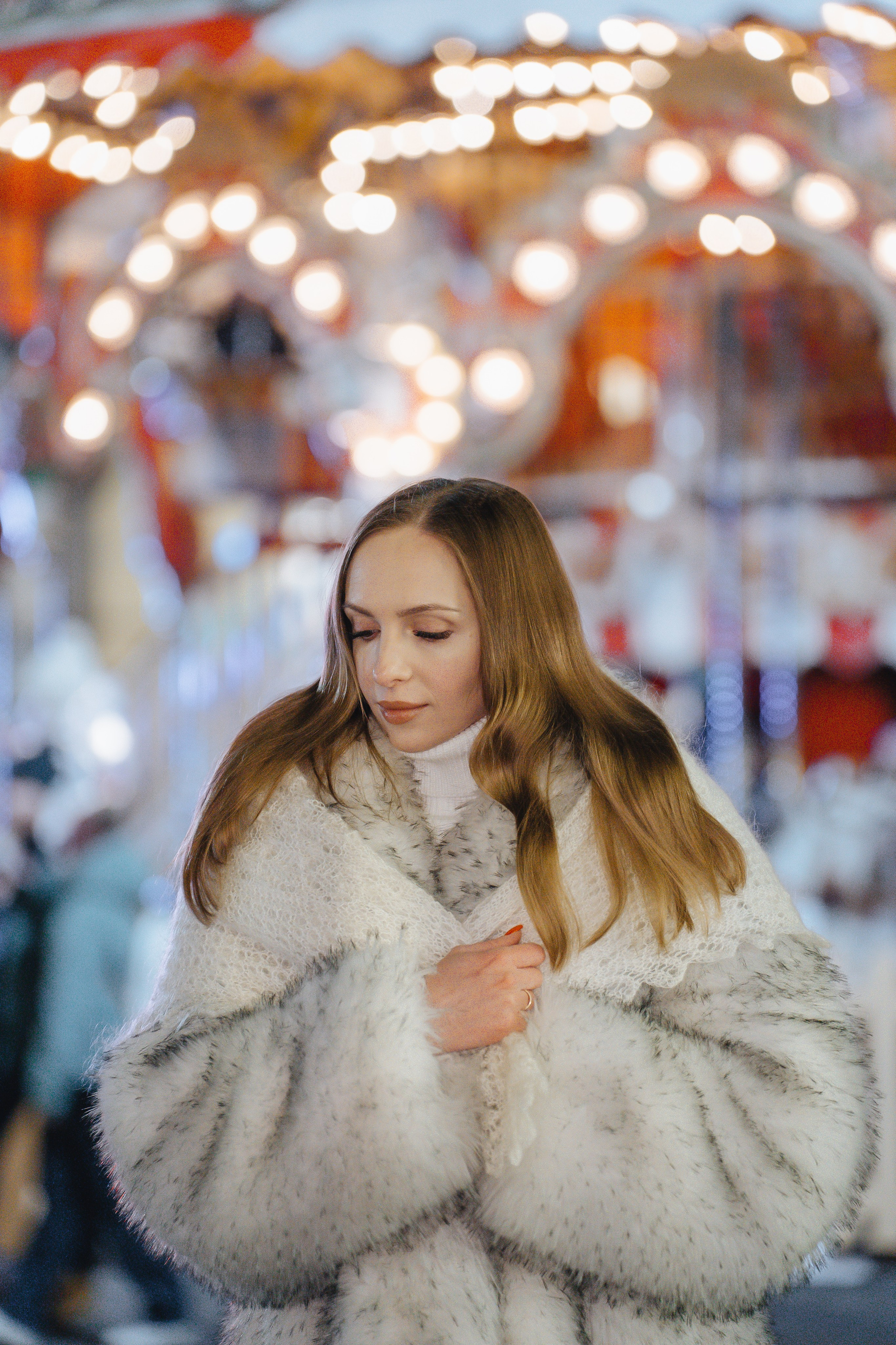 ПРОГУЛКА НА МАНЕЖНОЙ ПЛОЩАДИ ДЛЯ ДЕВУШКИ ПЕРЕД НОВЫМ ГОДОМ (НОВОГОДНЯЯ ФОТОСЕССИИЯ НА МАНЕЖНОЙ ПЛОЩАДИ). Профессиональный фотограф, Санкт-Петербург — Виктория Богомолова