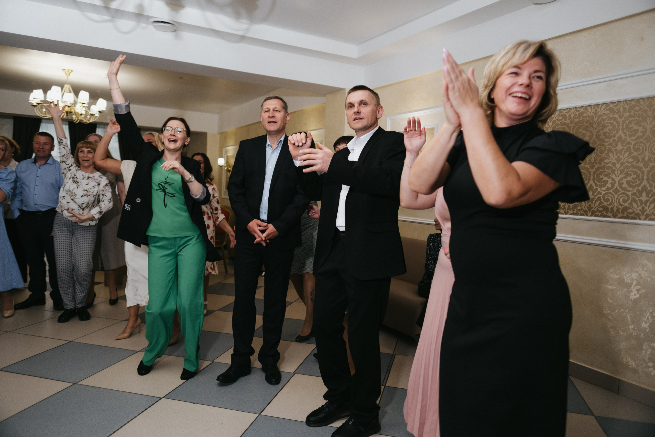 Выпускной 11 класс школы № 30. Свадебный и репортажной фотограф Денис Ожигин в Краснодаре и Краснодарском крае