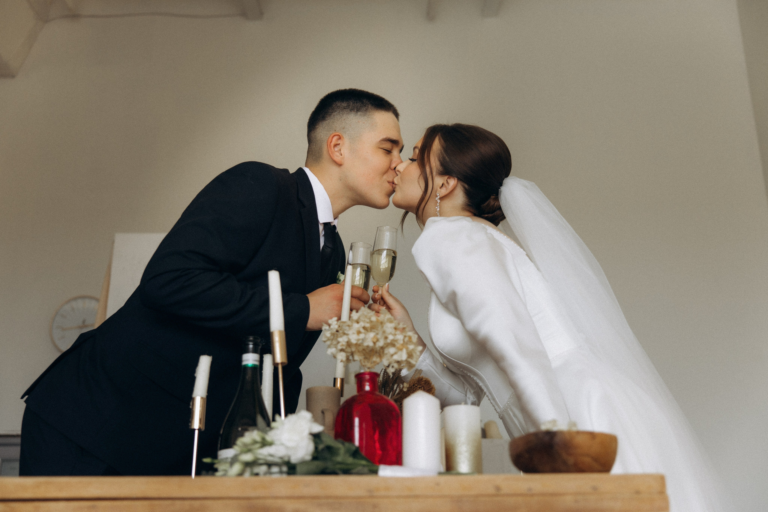 Свадебная фотосессия в фотостудии Пензы для Виктории и Михаила