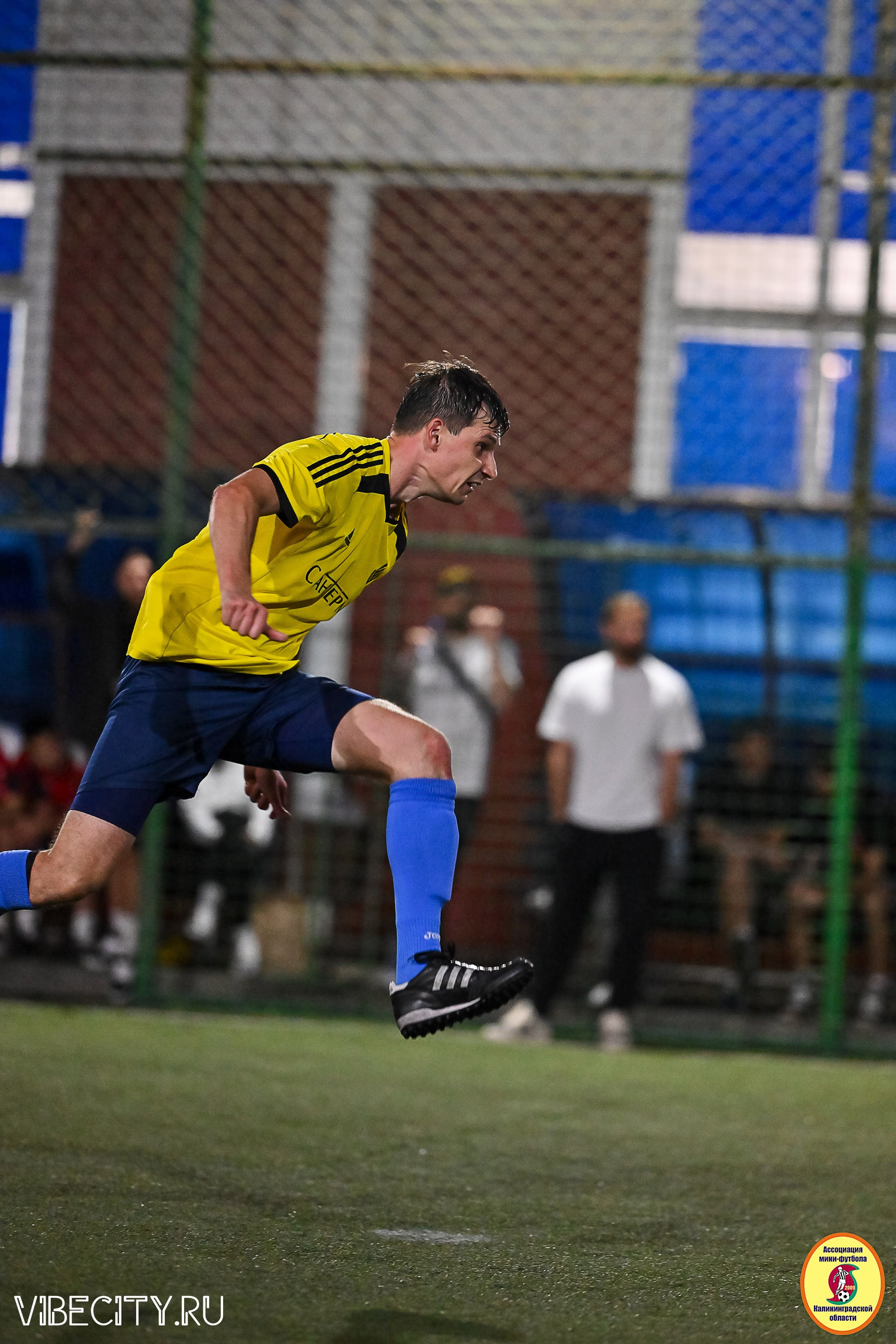 ФИНАЛЬНЫЕ ИГРЫ КУБКА МИНИ-ФУТБОЛЬНОЙ ЛИГИ И КУБКА КОРПОРАТИВНОЙ МФЛ 2025. VIBECITY.RU Вайб Сити Ру Фоторепортажи Фотоотчеты Калининград