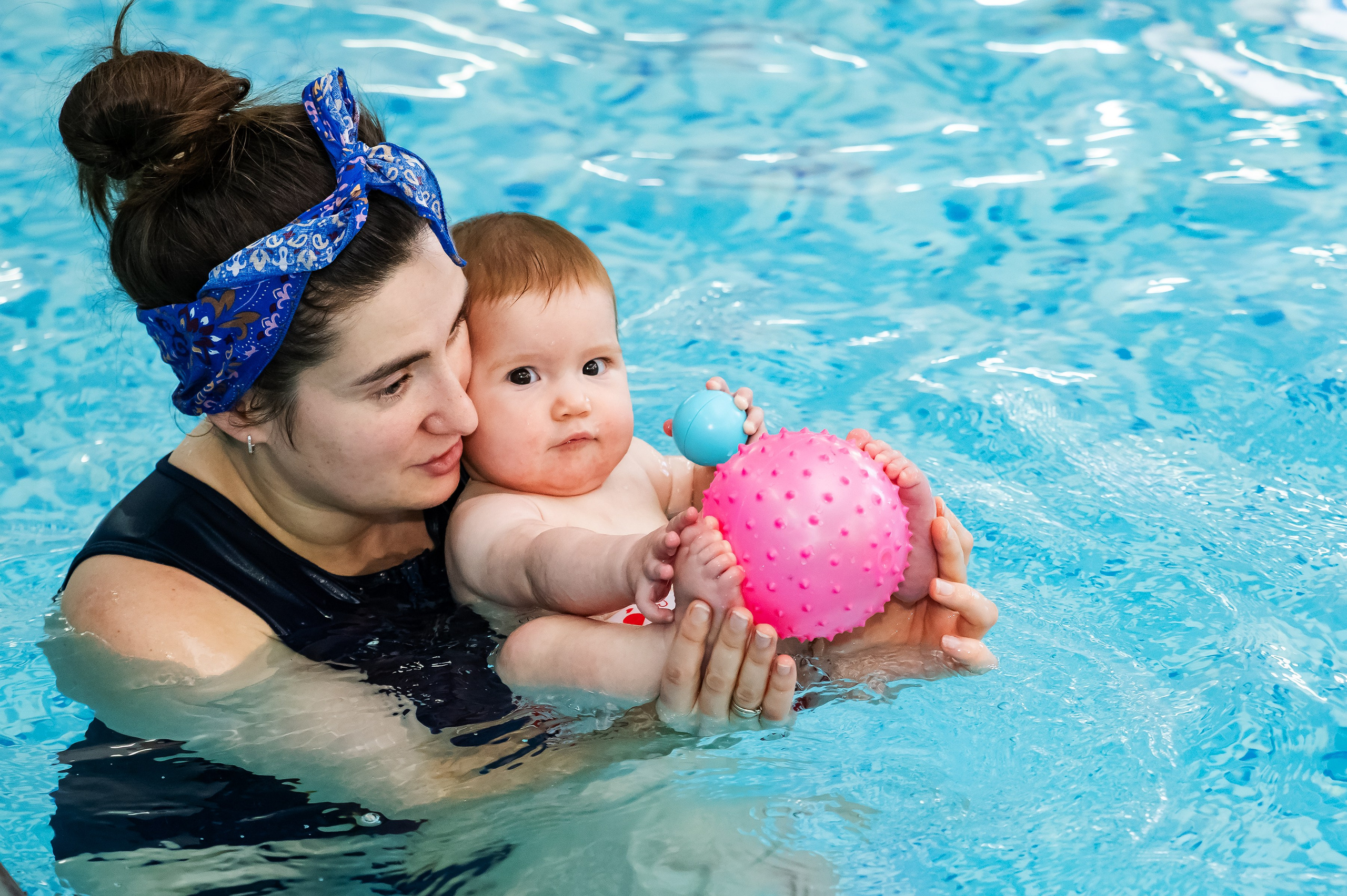 Грудничковое плавание. Репортажный, семейный и детский фотограф в Пензе и Заречном Арина Ермилова. Картины барельеф на заказ