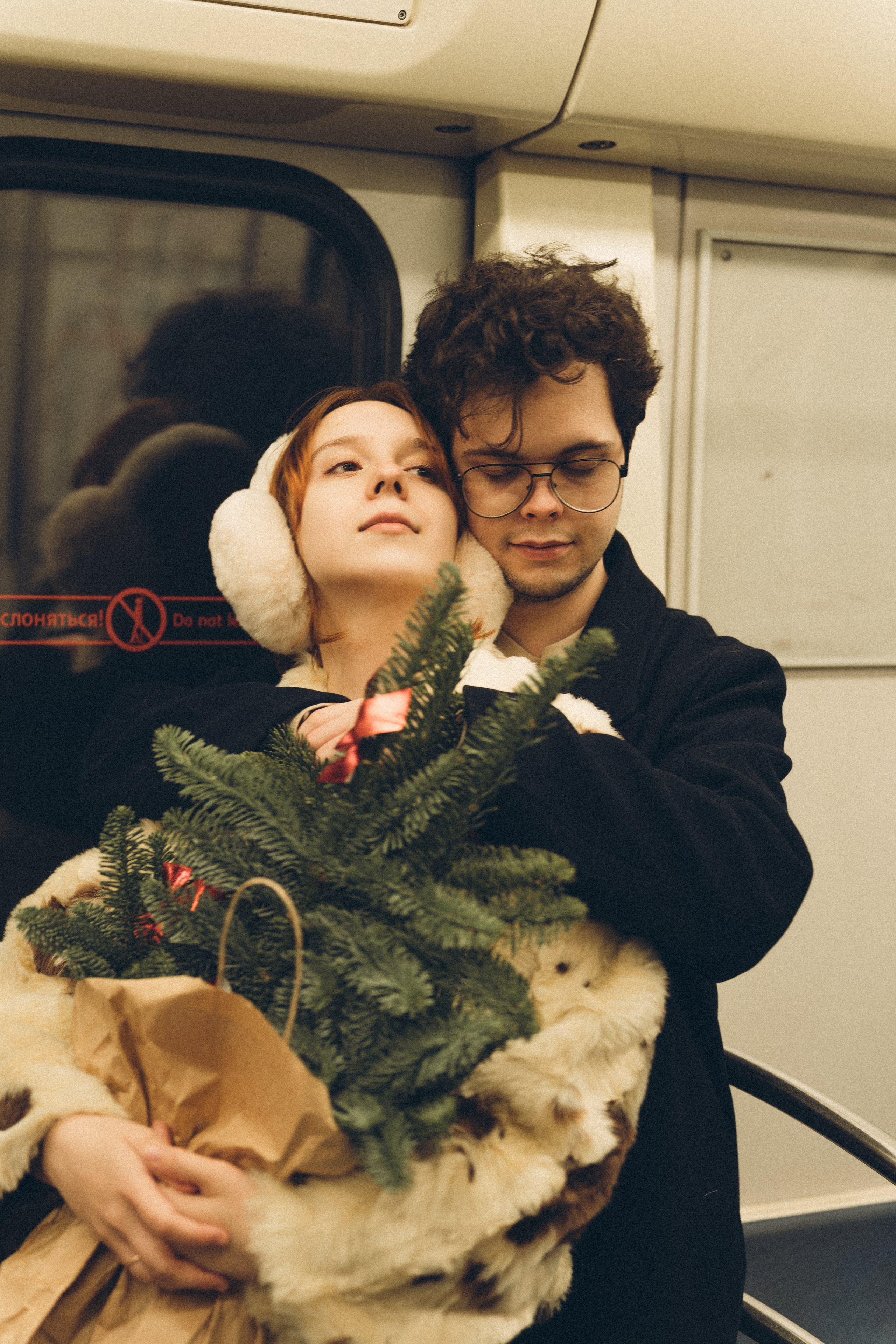 НОВОГОДНЯЯ ФОТОСЕСИИЯ ПАРЫ В МЕТРО ЛЮБОВЬ. Профессиональный фотограф, Санкт-Петербург — Виктория Богомолова