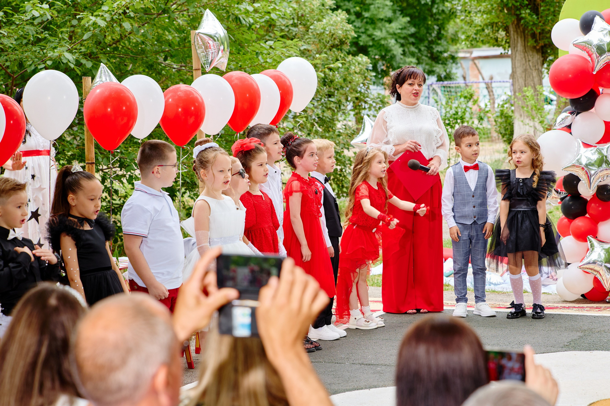 Выпускной 45 сад. Фотограф Выпускные альбомы Таганрог Сергей Коробченко