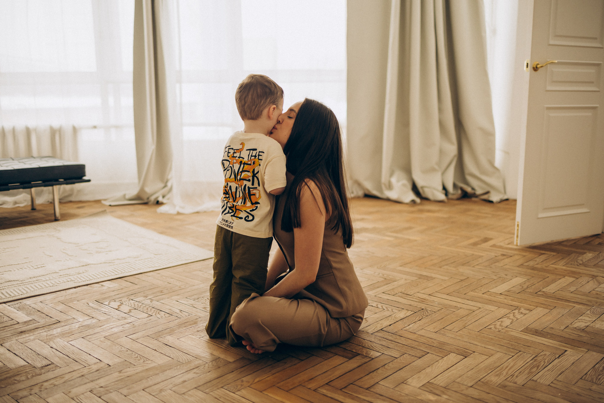 Семейная фотосессия Москва, семейный фотограф в Москве, семейная фотосессия, детский фотограф, семейная фотосессия в студии, фотосессия мама и сын