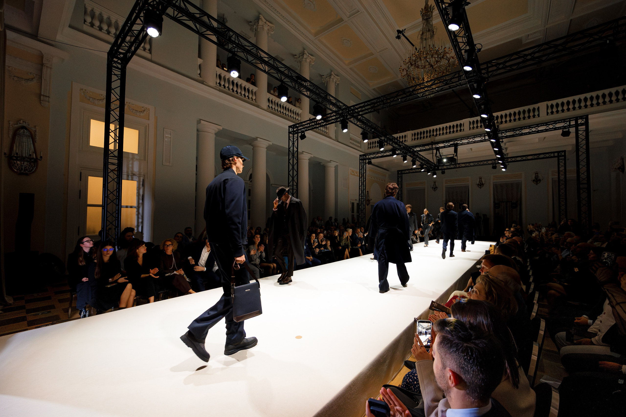 Henderson Fashion Show AW'25. Репортажный фотограф Семён Борисов | Москва