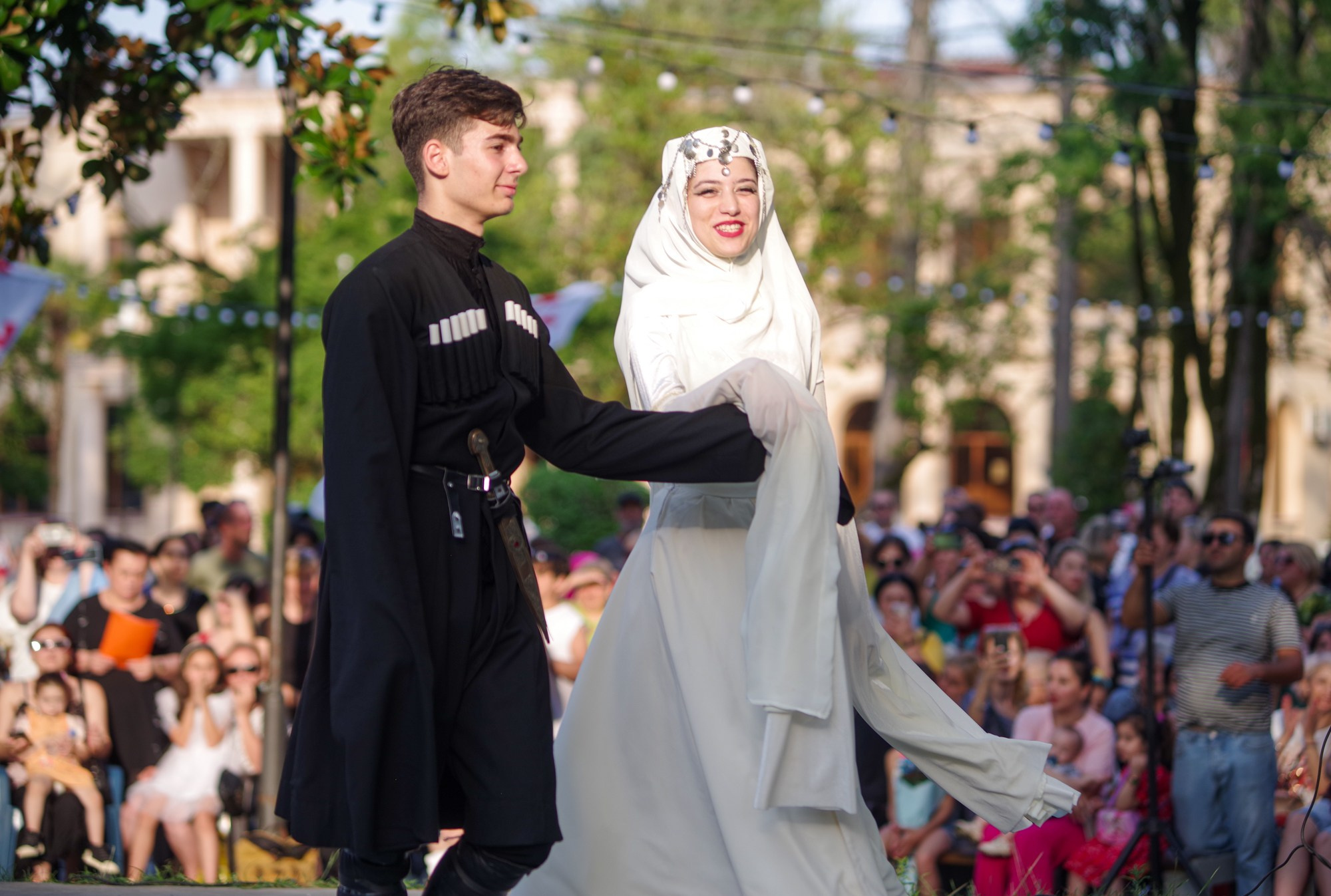 Грузинский танец. Портретный фотограф Денис Милютин