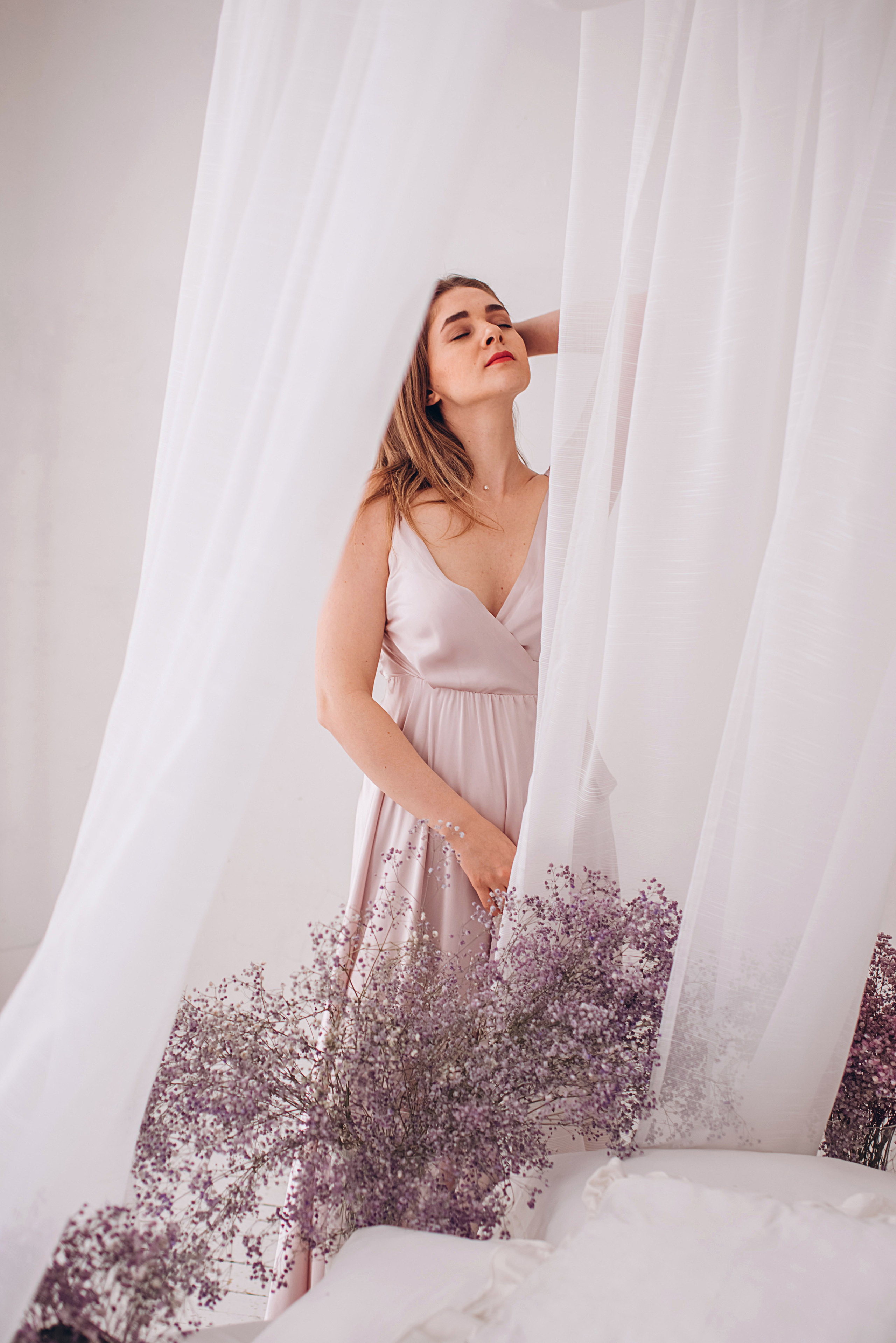 Наталья с гипсофилами. Семейный и детский фотограф Оля в Тюмени