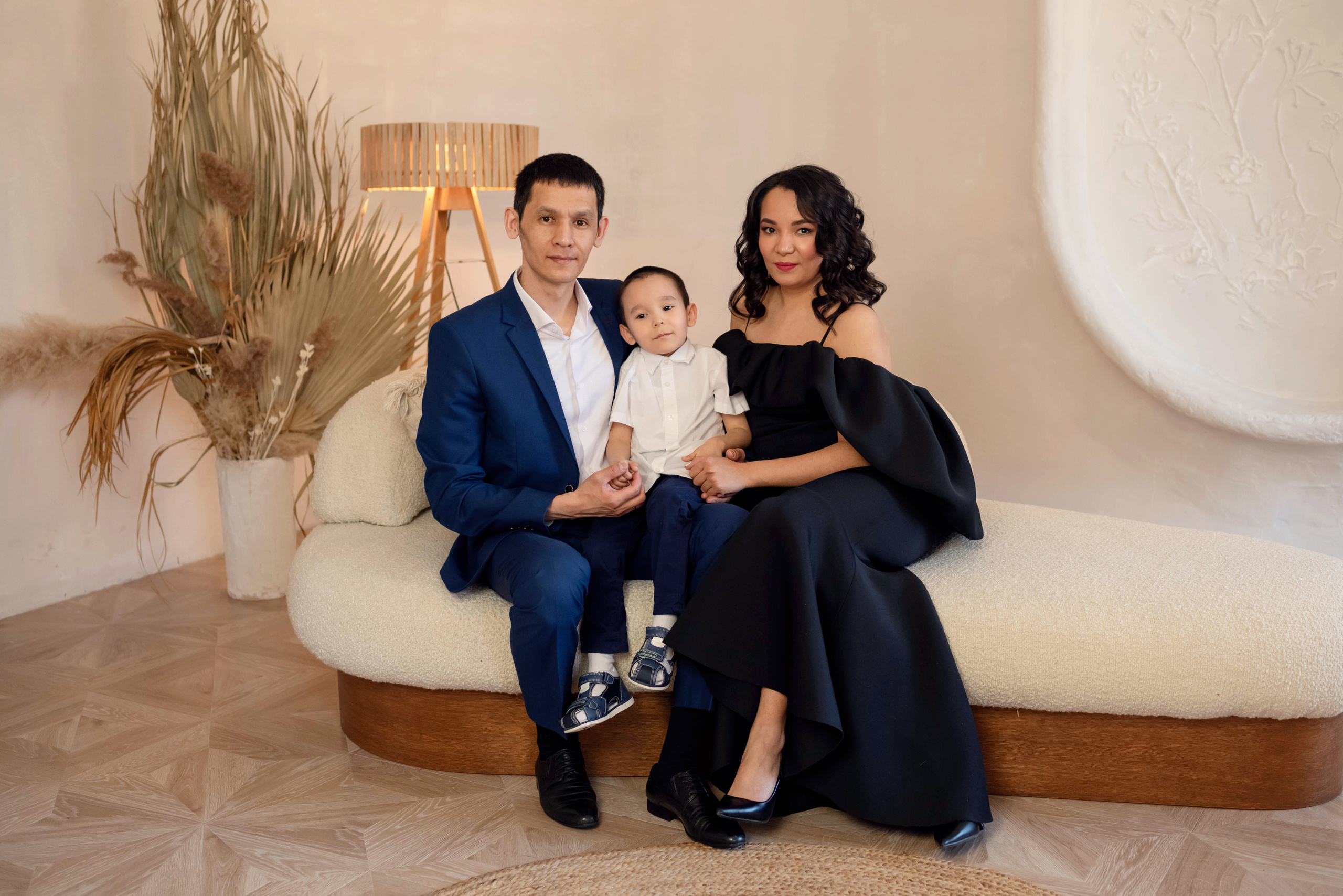 Азат, Диана и Артем в студии. Семейный и детский фотограф Оля в Тюмени