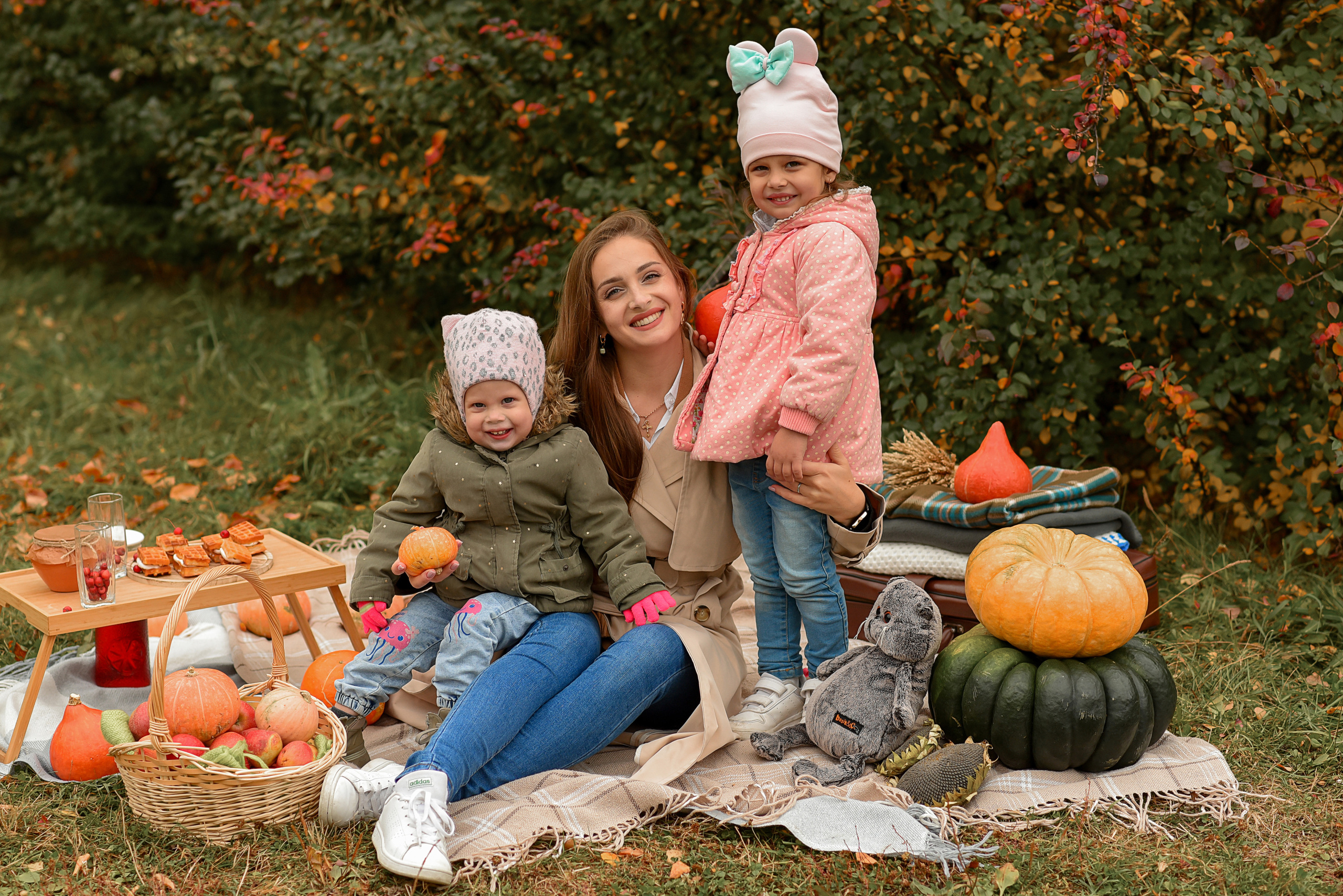 Фотопроект с тыквами для Тимура, Алены, Дианы и Зарины. Семейный и детский фотограф Оля в Тюмени