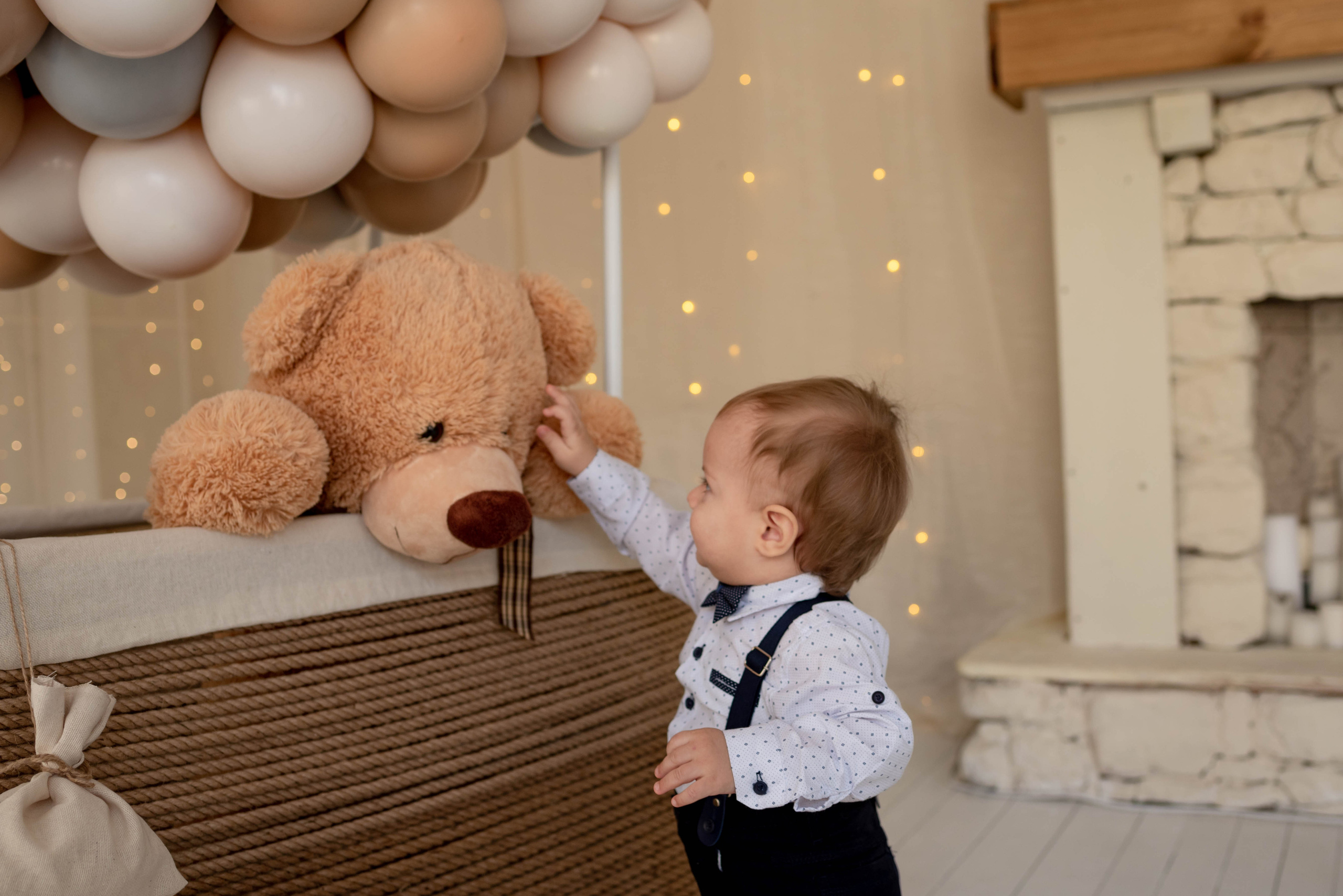 Максим с воздушным шаром. Семейный и детский фотограф Оля в Тюмени