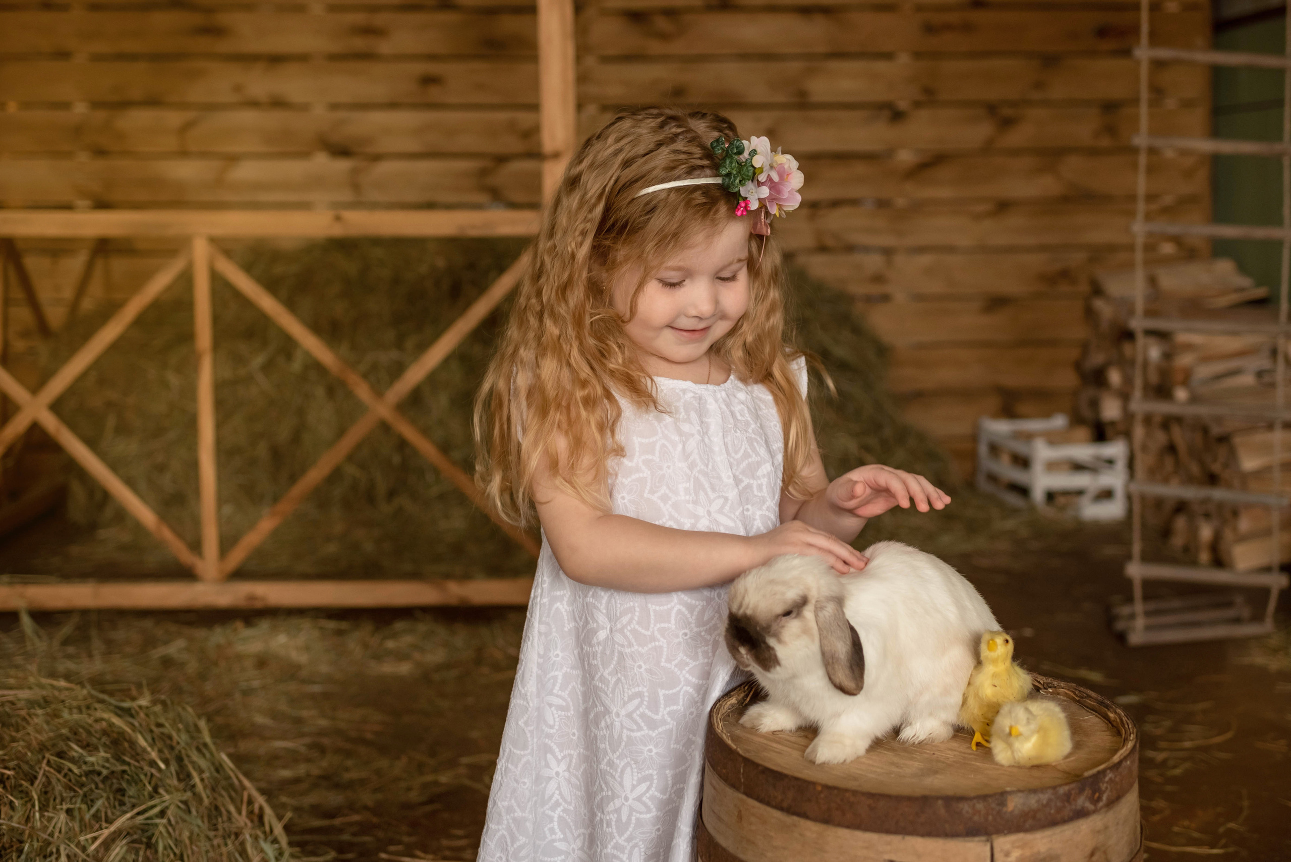 Машенька с утятами. Семейный и детский фотограф Оля в Тюмени