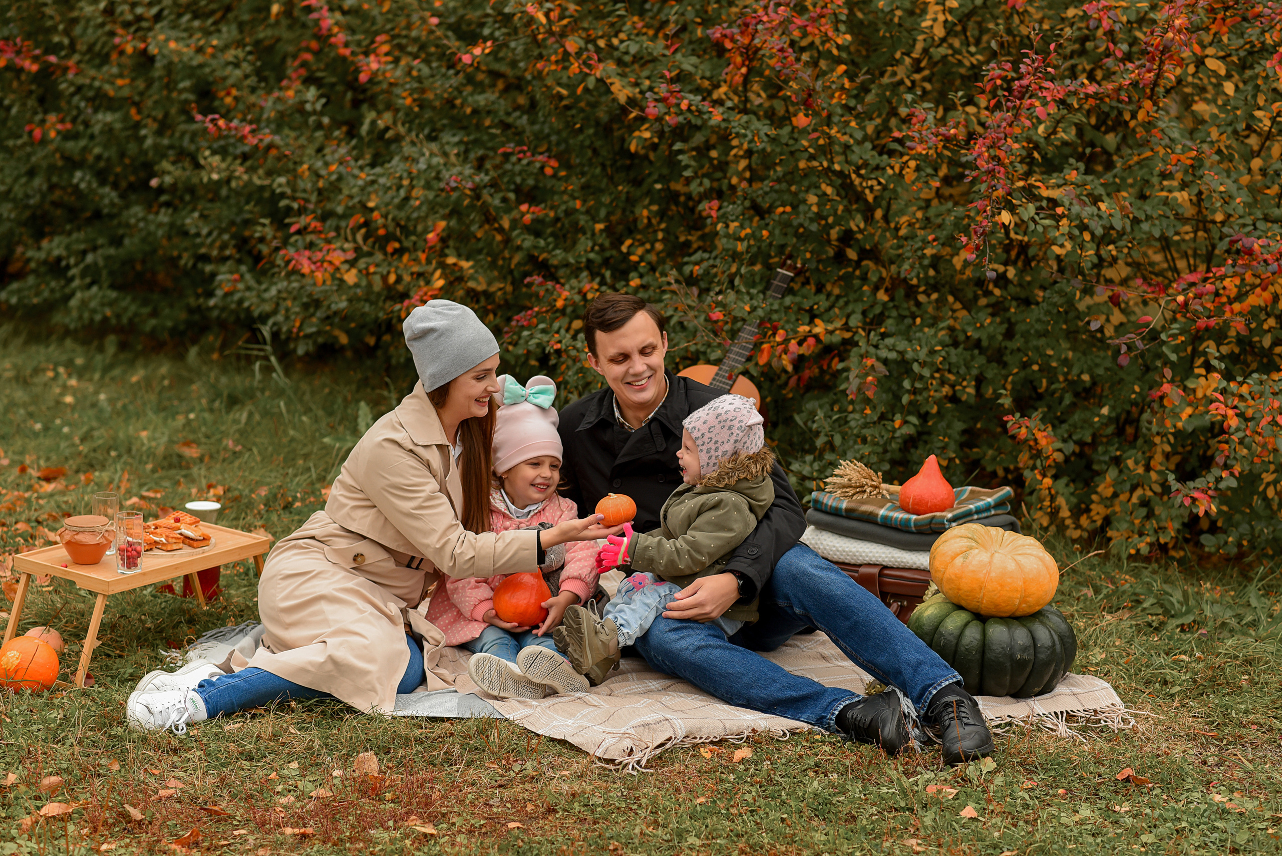 Фотопроект с тыквами для Тимура, Алены, Дианы и Зарины. Семейный и детский фотограф Оля в Тюмени