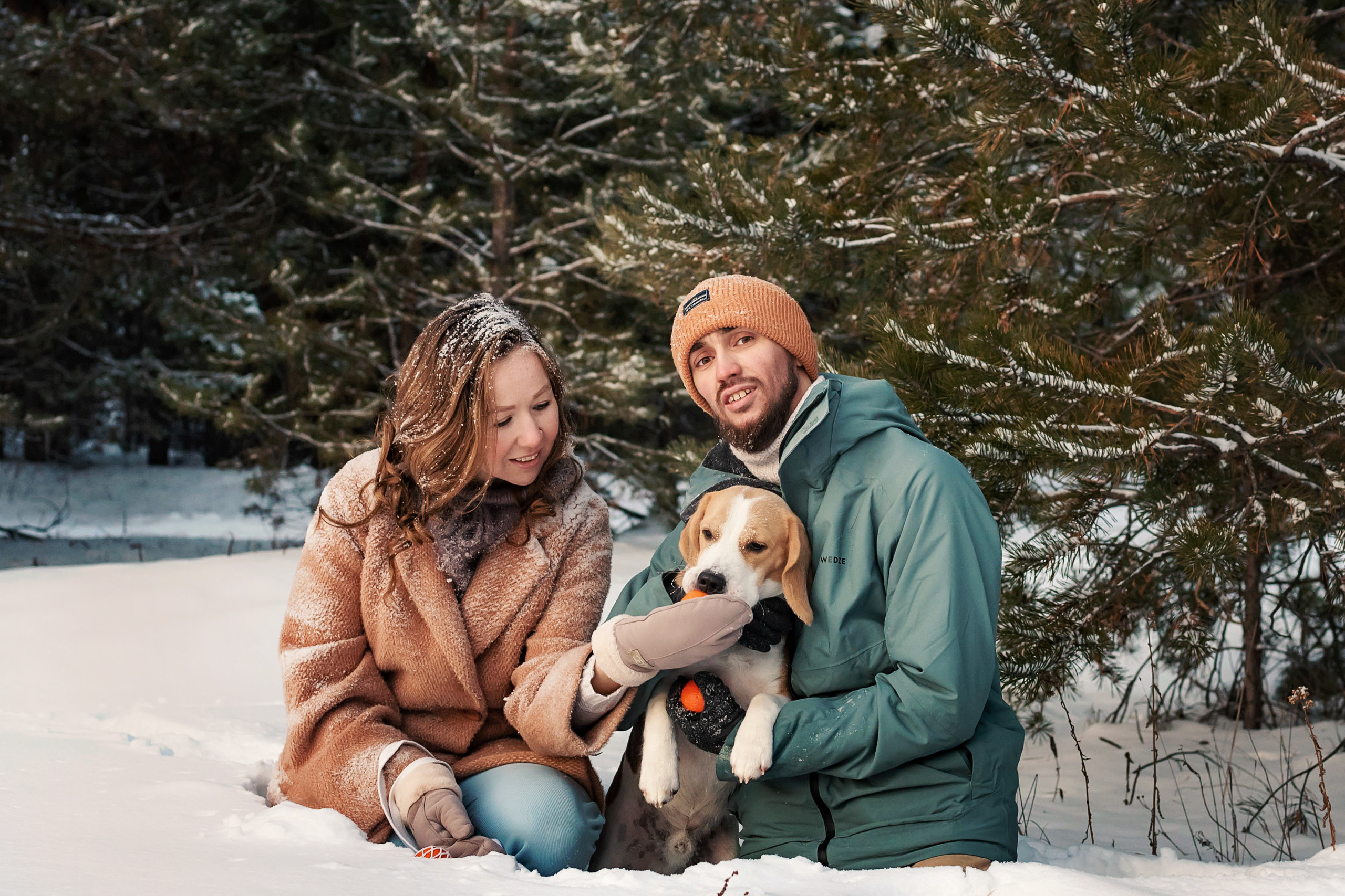 Миша, Настя и Раф прогулка зимой. Семейный и детский фотограф Оля в Тюмени