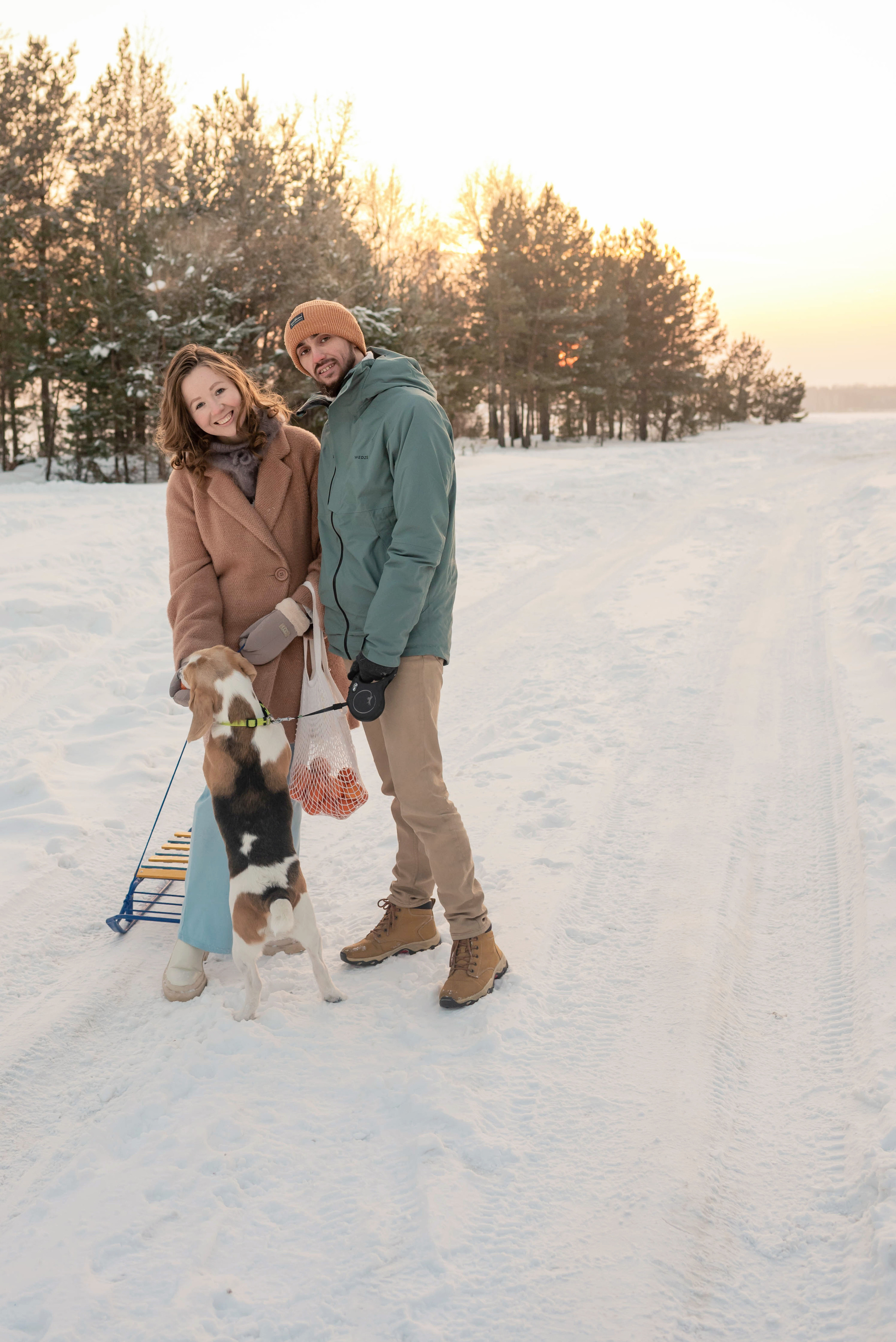 Миша, Настя и Раф прогулка зимой. Семейный и детский фотограф Оля в Тюмени