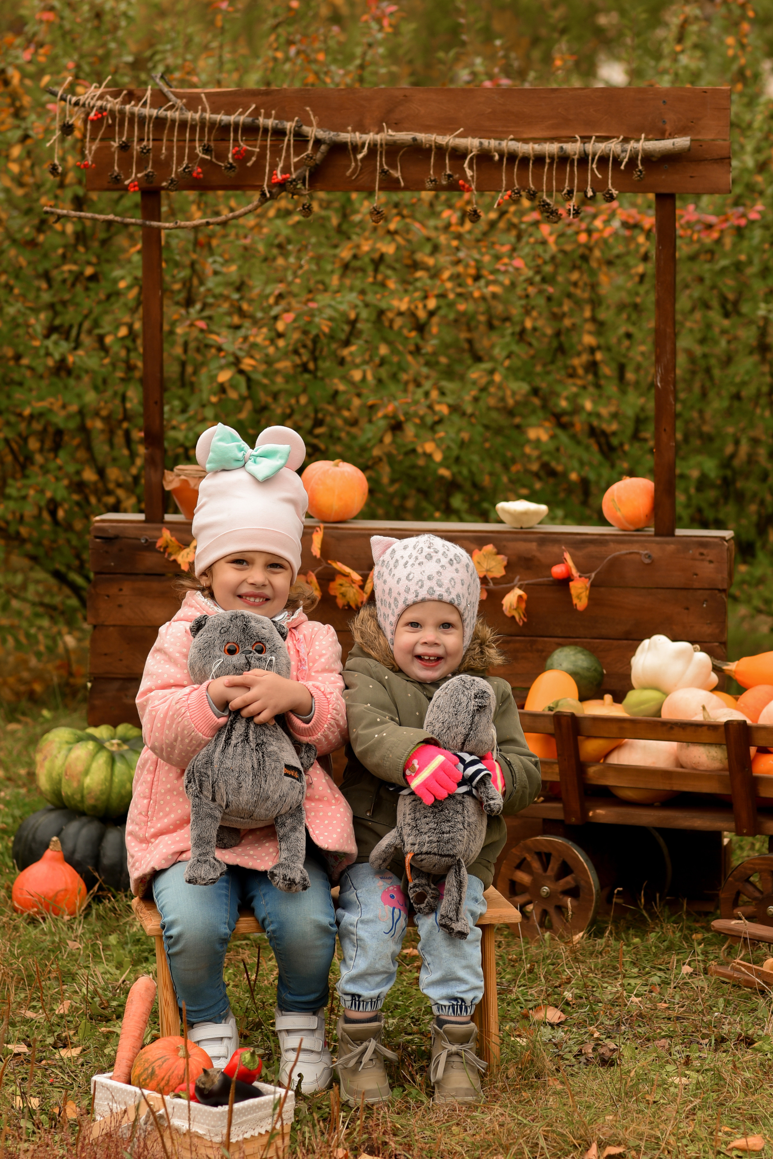 Фотопроект с тыквами для Тимура, Алены, Дианы и Зарины. Семейный и детский фотограф Оля в Тюмени