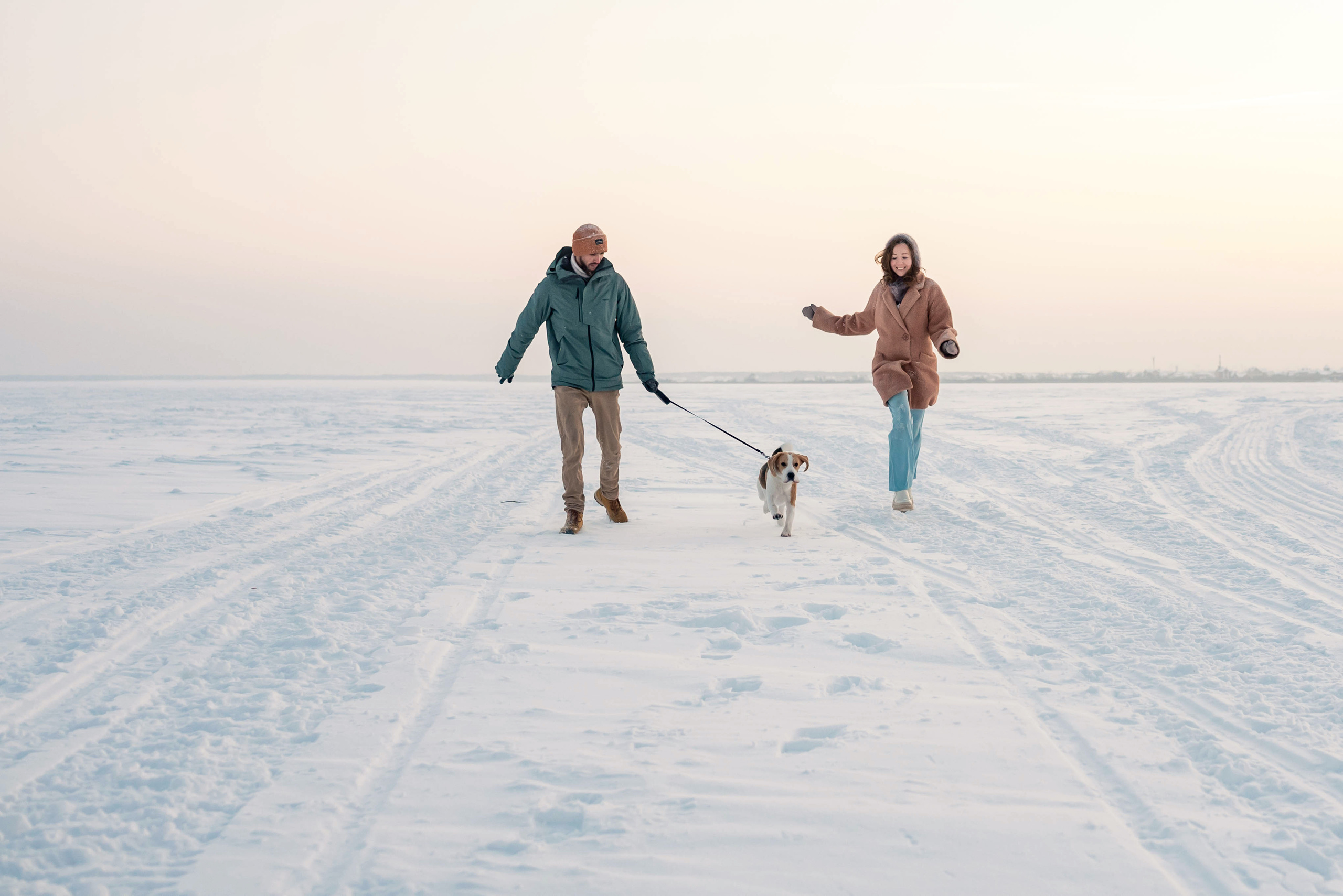 Миша, Настя и Раф прогулка зимой. Семейный и детский фотограф Оля в Тюмени