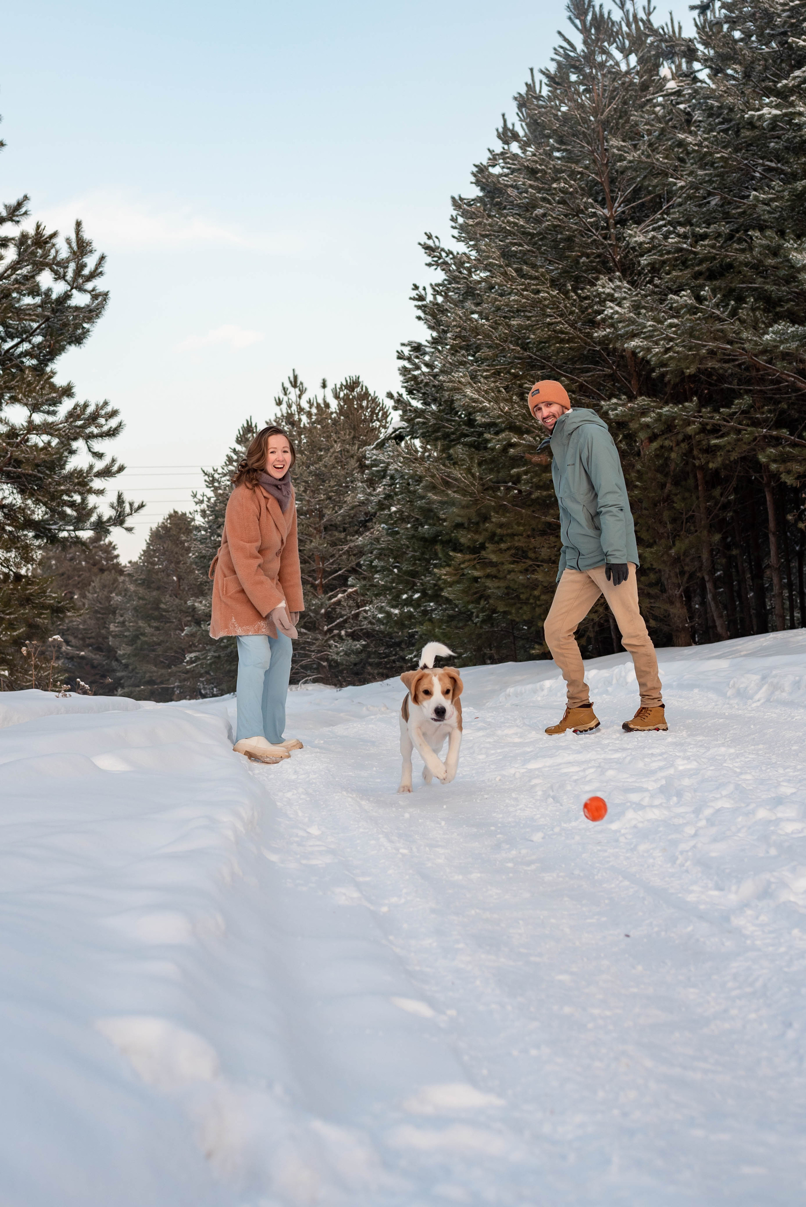 Миша, Настя и Раф прогулка зимой. Семейный и детский фотограф Оля в Тюмени