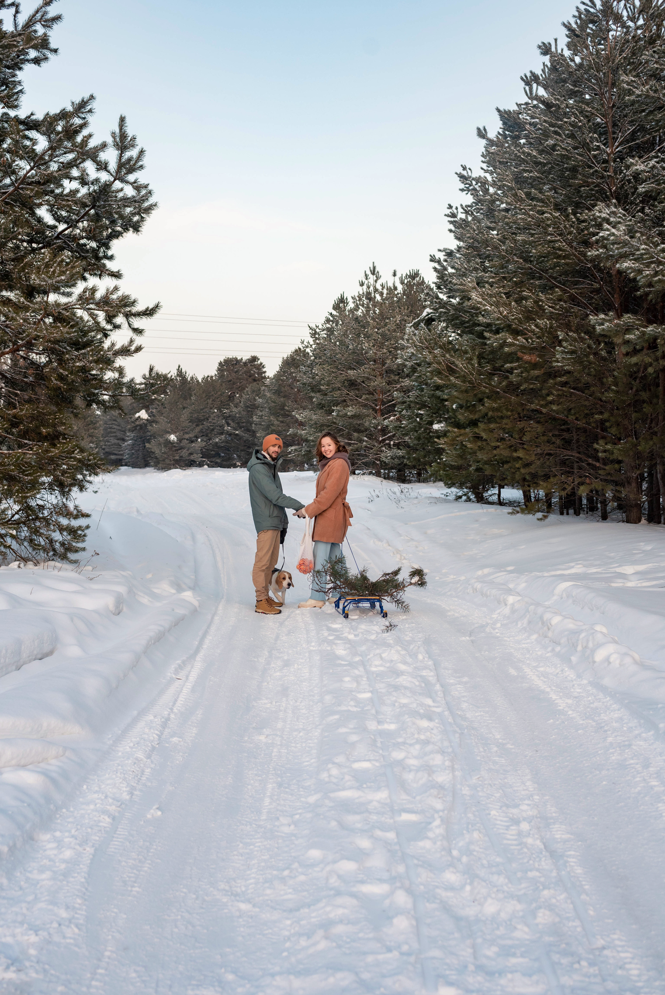 Миша, Настя и Раф прогулка зимой. Семейный и детский фотограф Оля в Тюмени