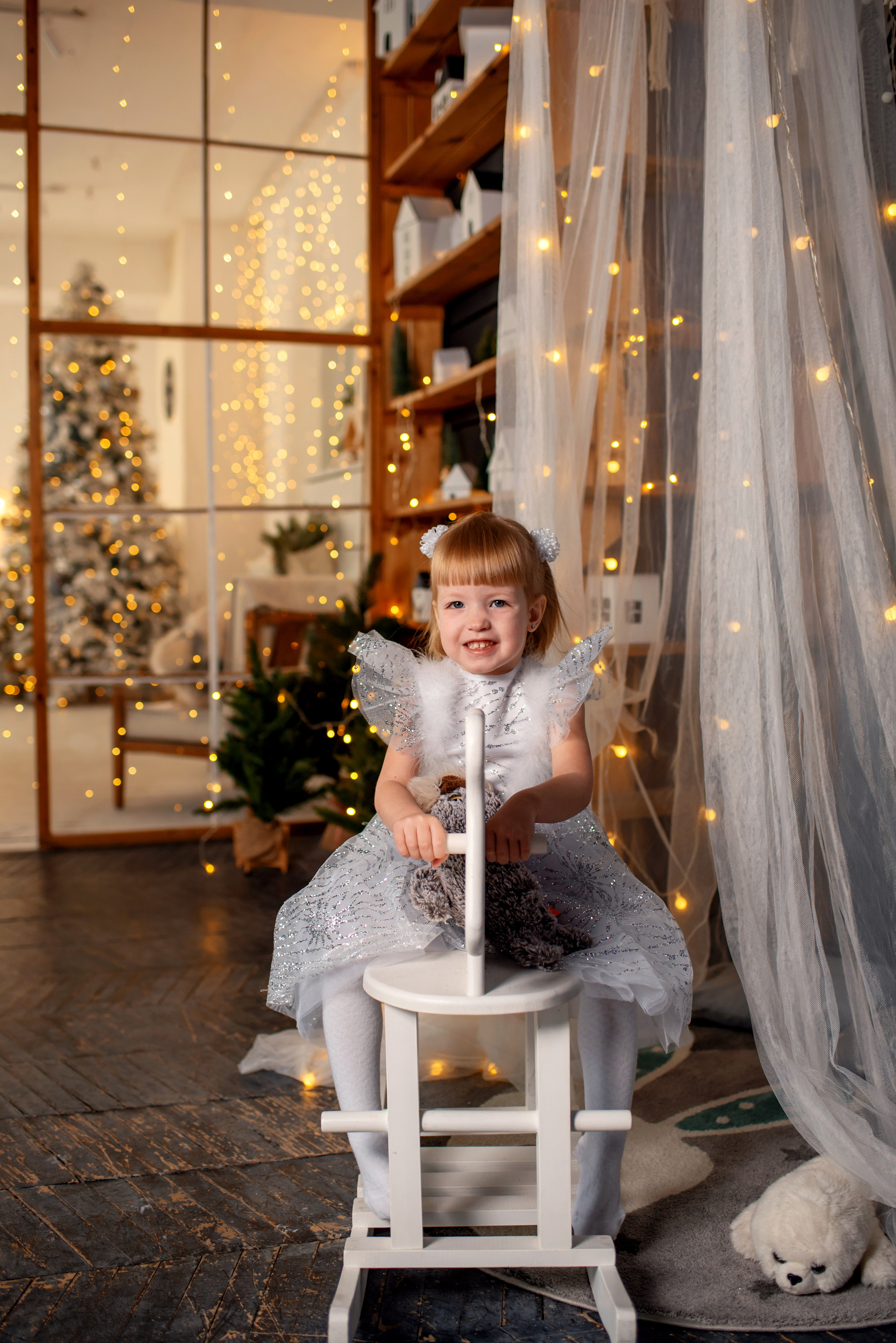 Ева, Кира и Аркаша с кроликом Бубликом. Семейный и детский фотограф Оля в Тюмени