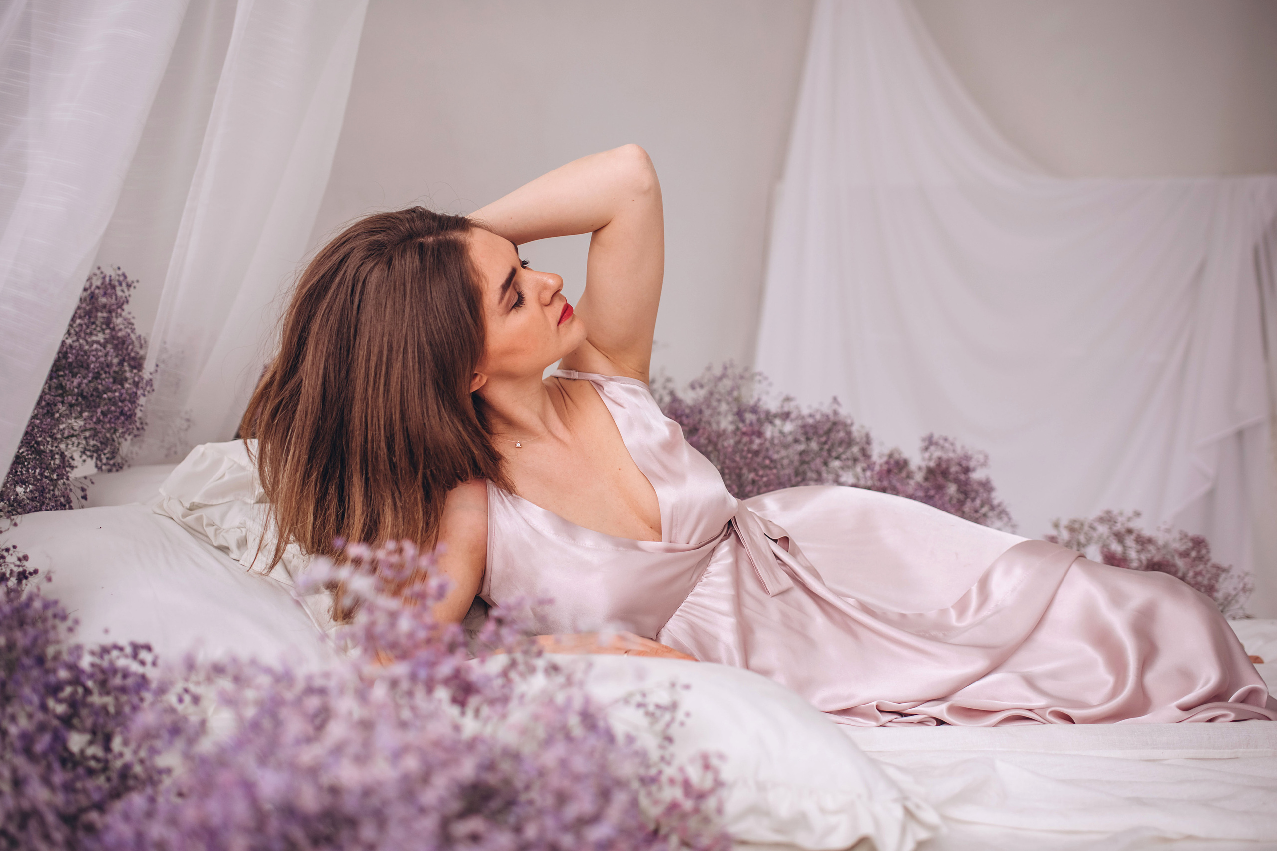 Наталья с гипсофилами. Семейный и детский фотограф Оля в Тюмени