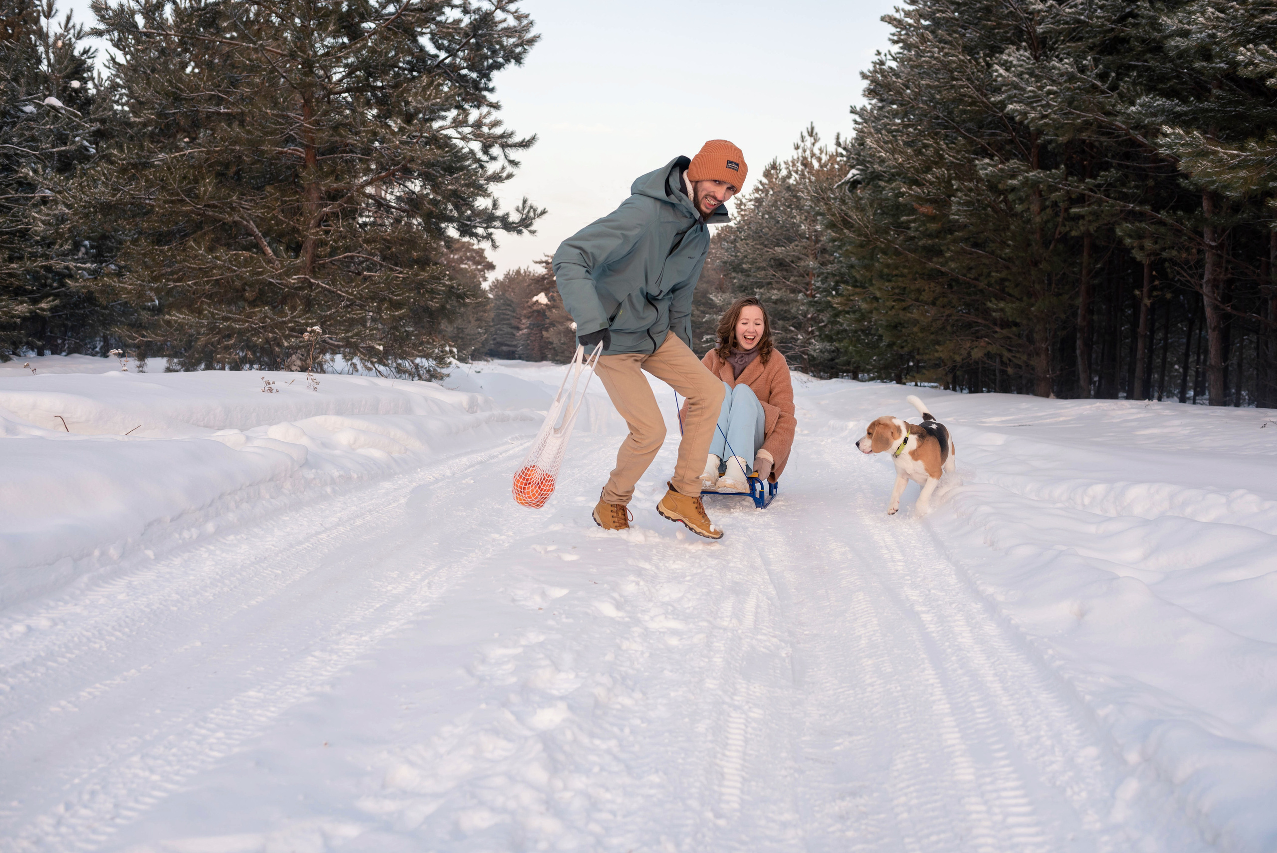 Миша, Настя и Раф прогулка зимой. Семейный и детский фотограф Оля в Тюмени