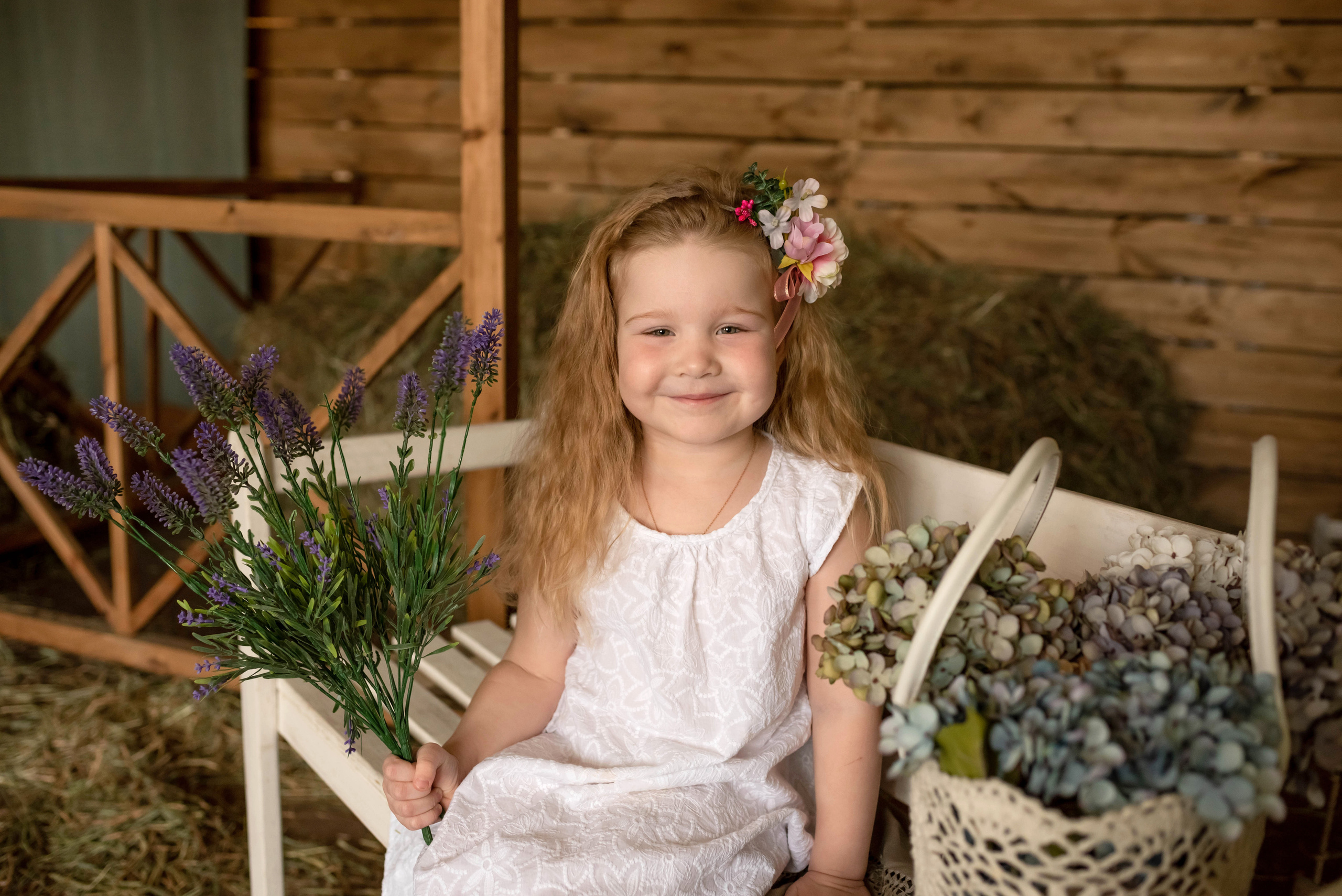 Машенька с утятами. Семейный и детский фотограф Оля в Тюмени