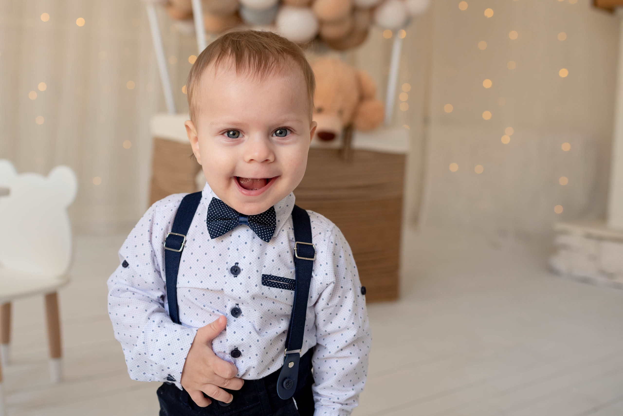 Максим с воздушным шаром. Семейный и детский фотограф Оля в Тюмени