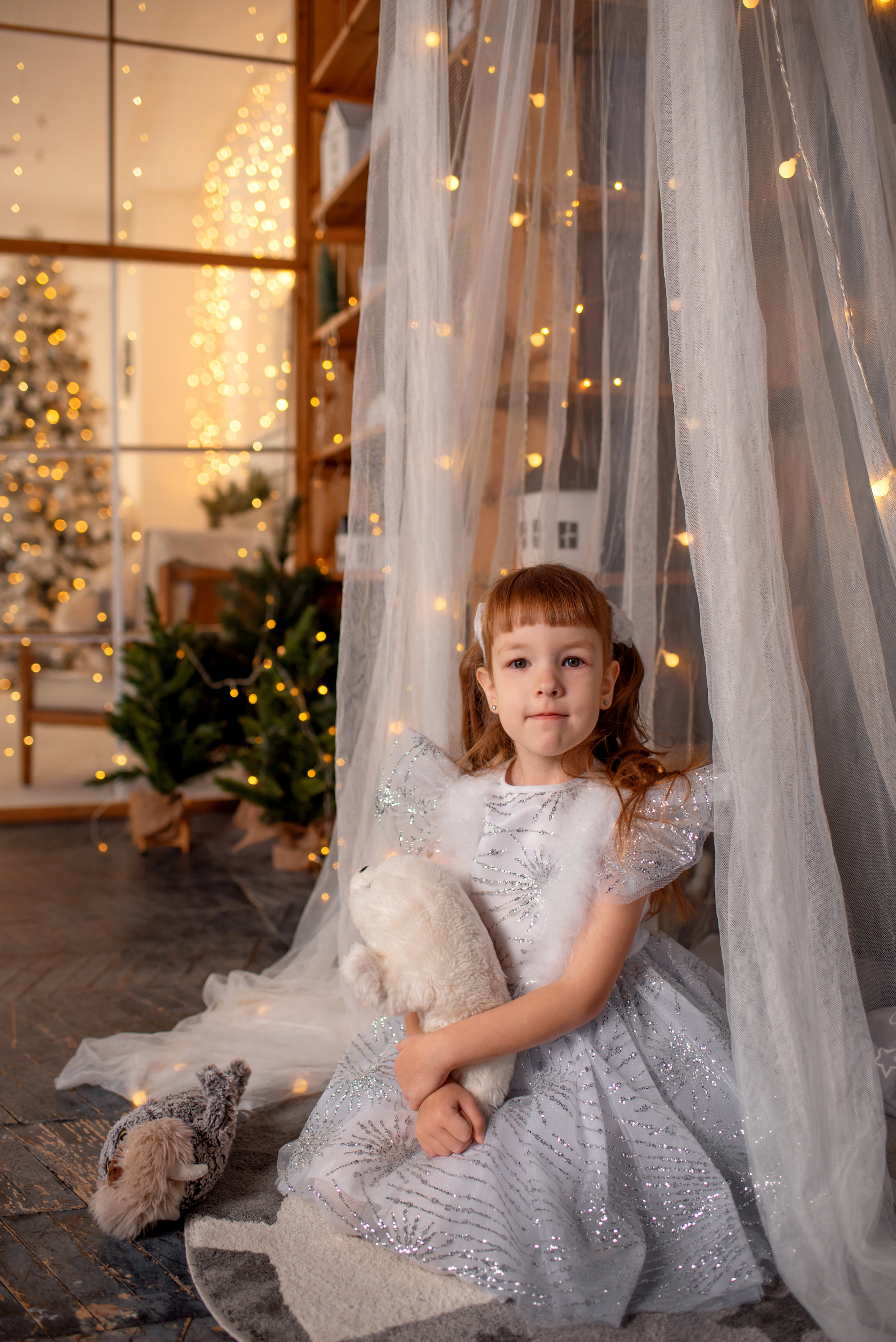 Ева, Кира и Аркаша с кроликом Бубликом. Семейный и детский фотограф Оля в Тюмени