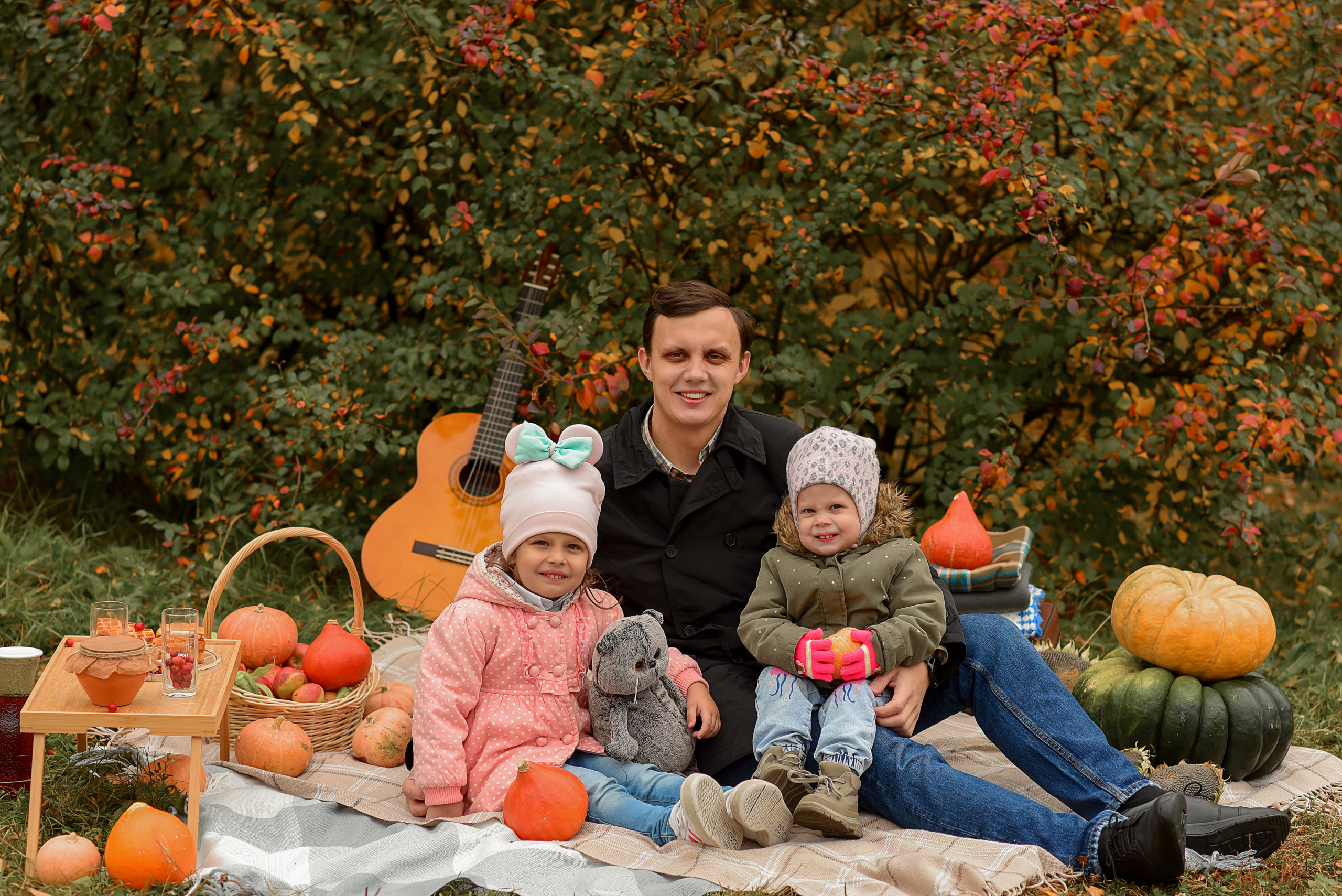 Фотопроект с тыквами для Тимура, Алены, Дианы и Зарины. Семейный и детский фотограф Оля в Тюмени