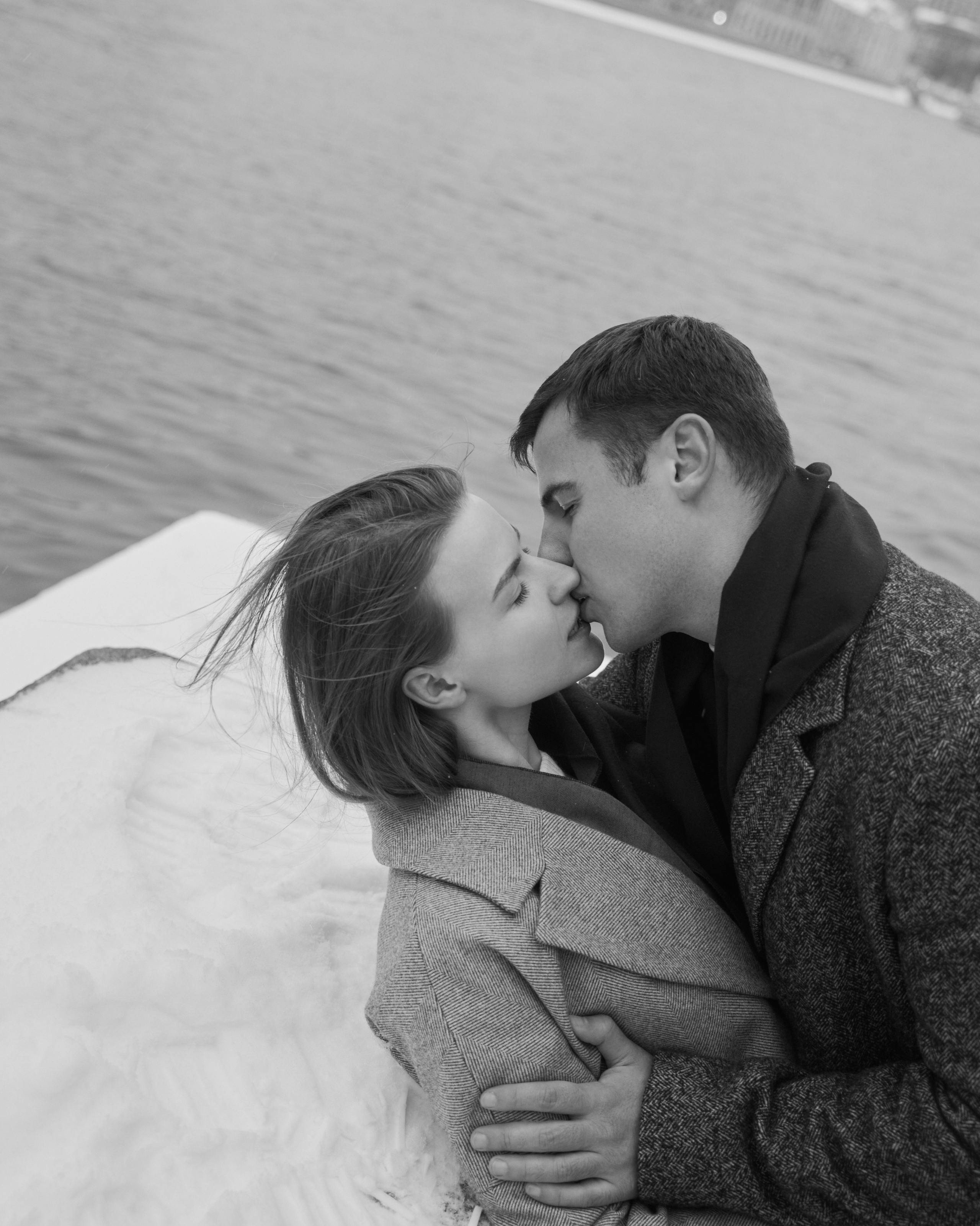 Любовь начинается с поцелуя. Minflo Photographer