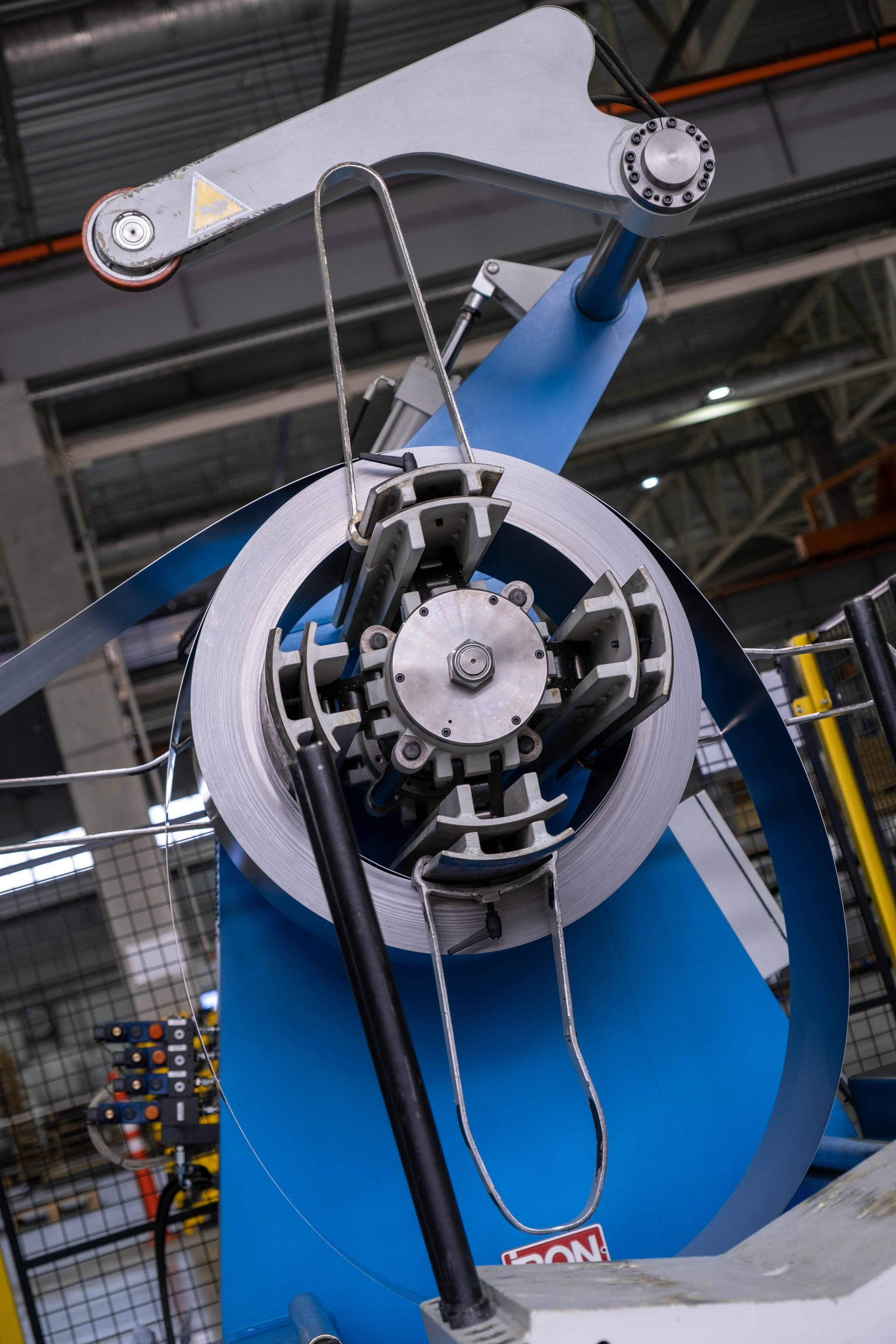 IEK — торжественное открытие производственного цеха. Фото тур