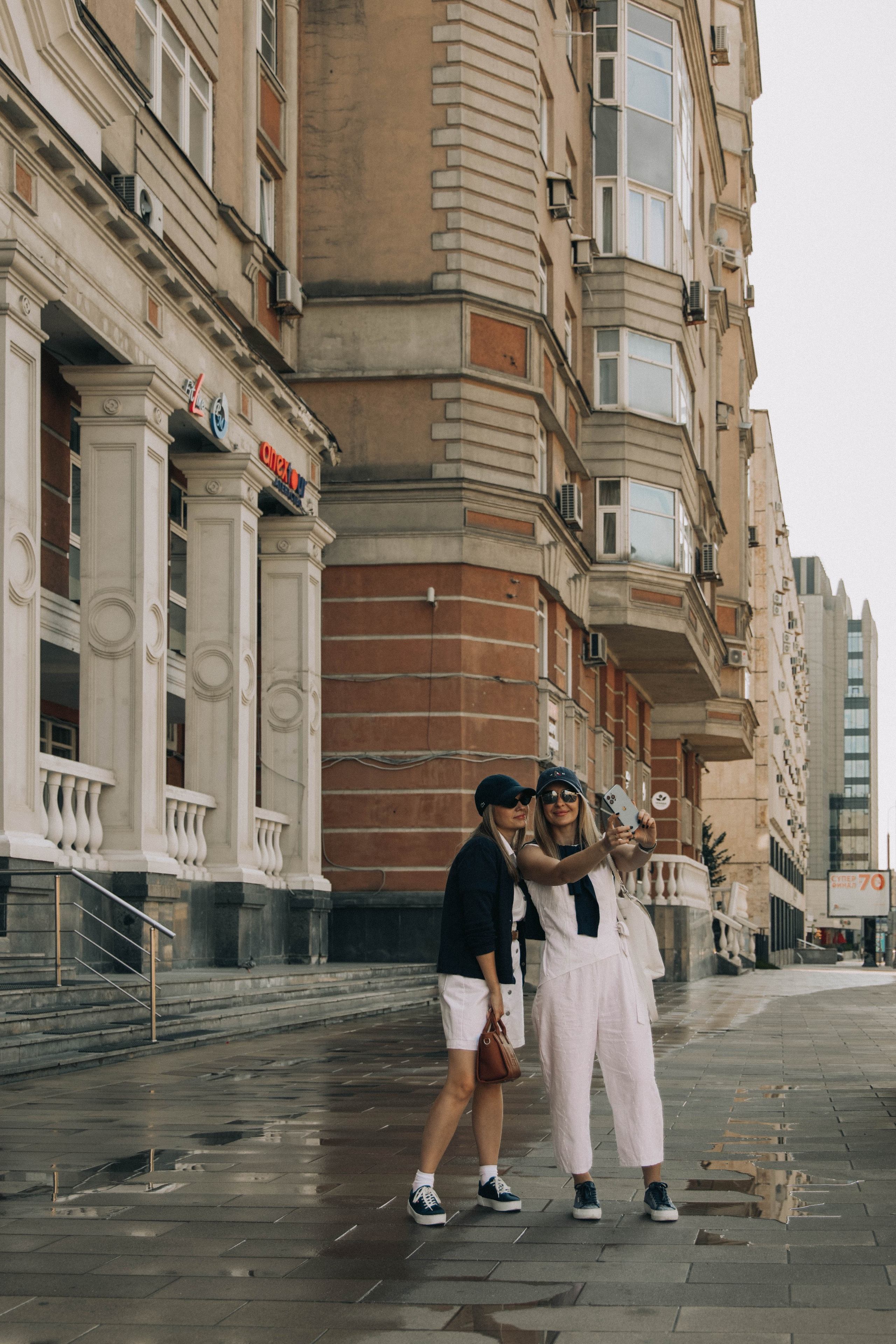 Прогулка Лиза и Марина. Фотограф lifestylе в Москве Пшеничная Анастасия