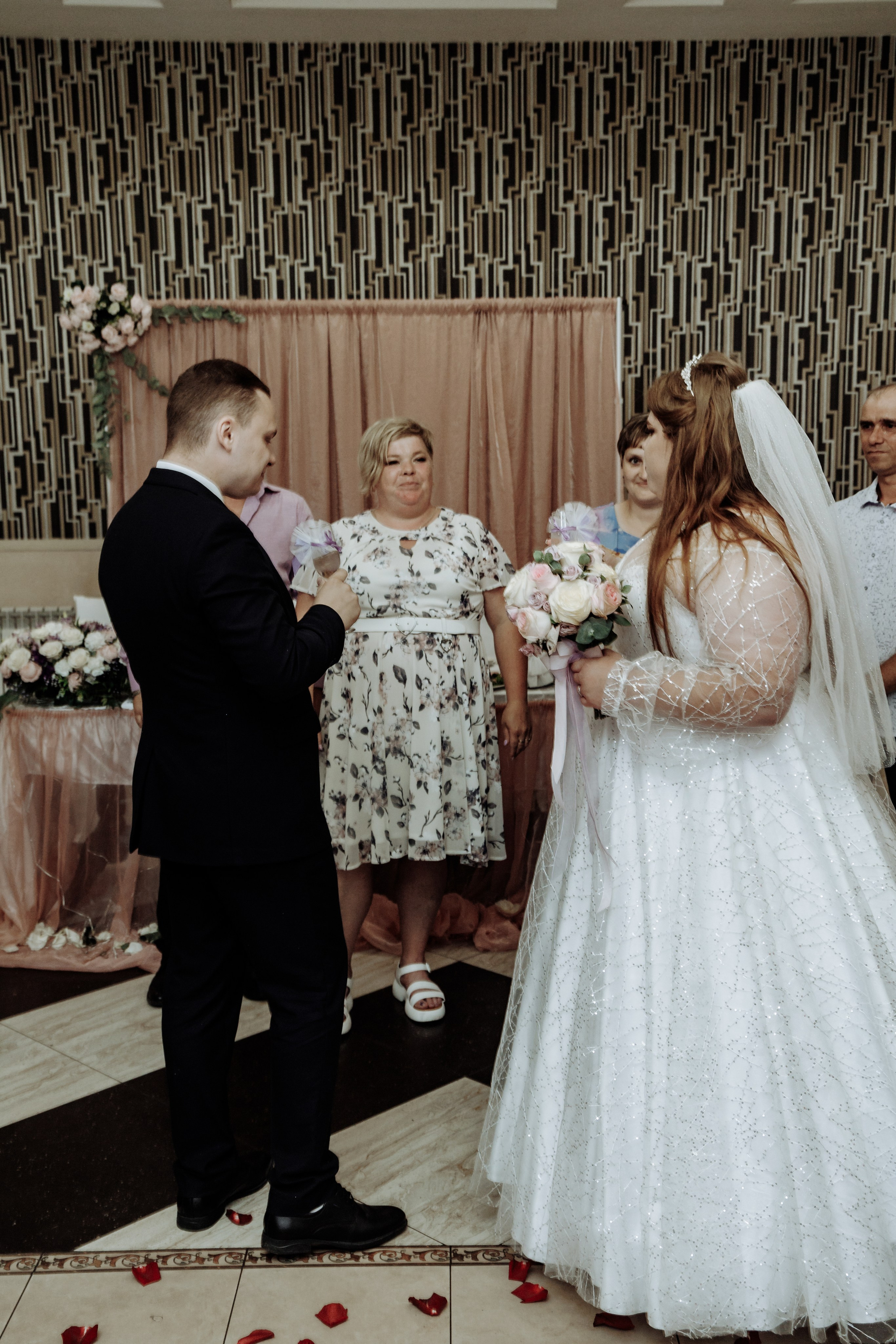 Николай и Диана, свадебный банкет. Свадебный и семейный фотограф в г. Волхов Алексей Кочерыжкин