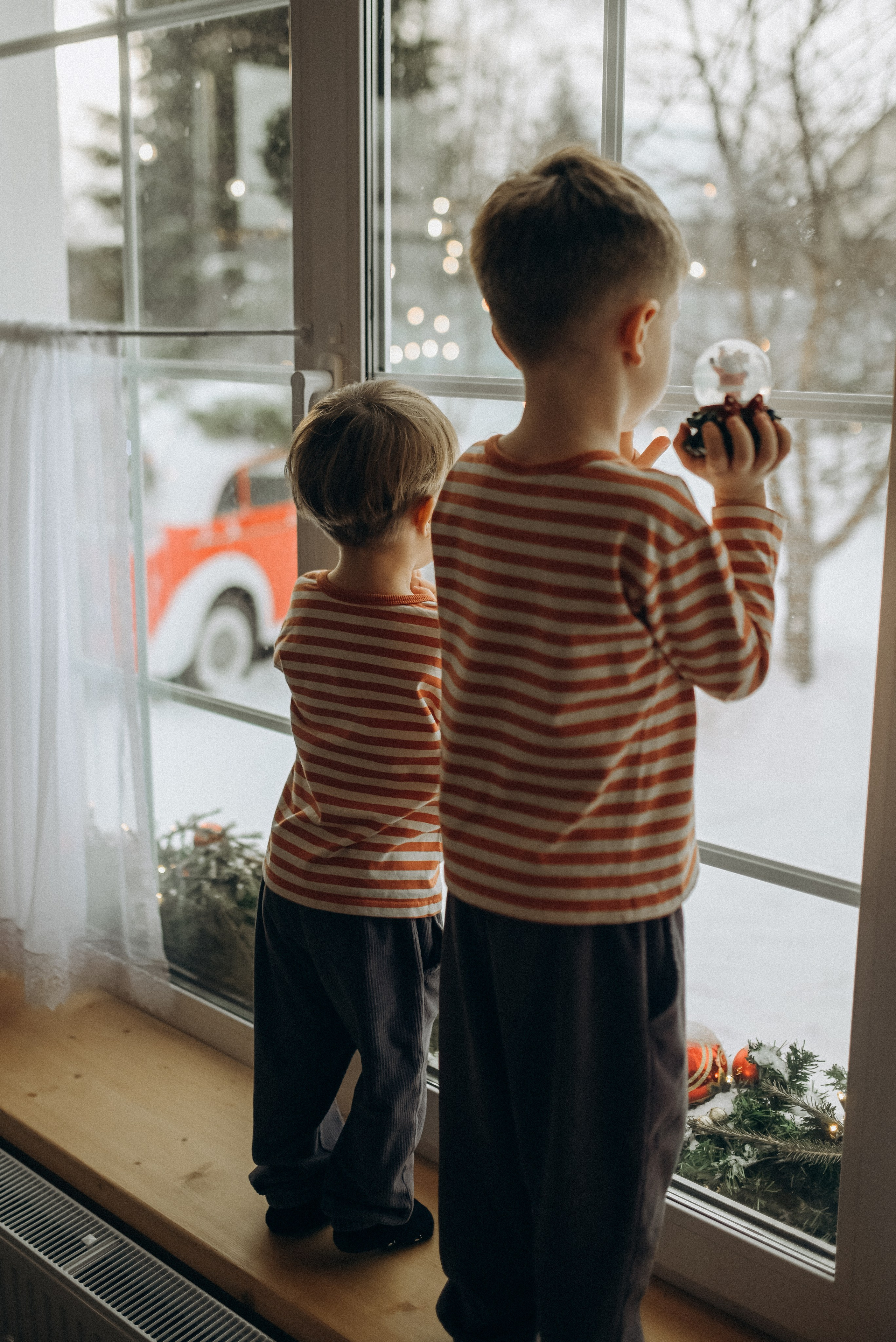 Антон, Маша, Мирон и Корней. Главная