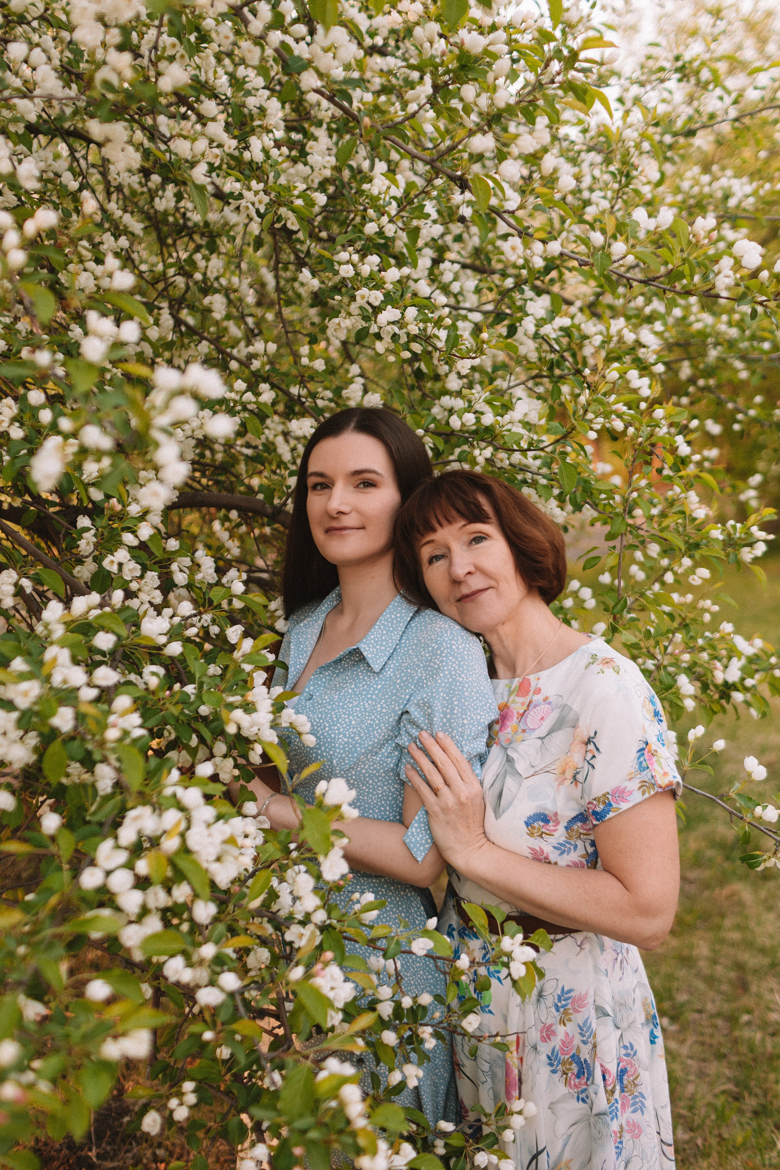 Яблони. Семейный фотограф Тюмень, фотограф на роды Салмина Мария