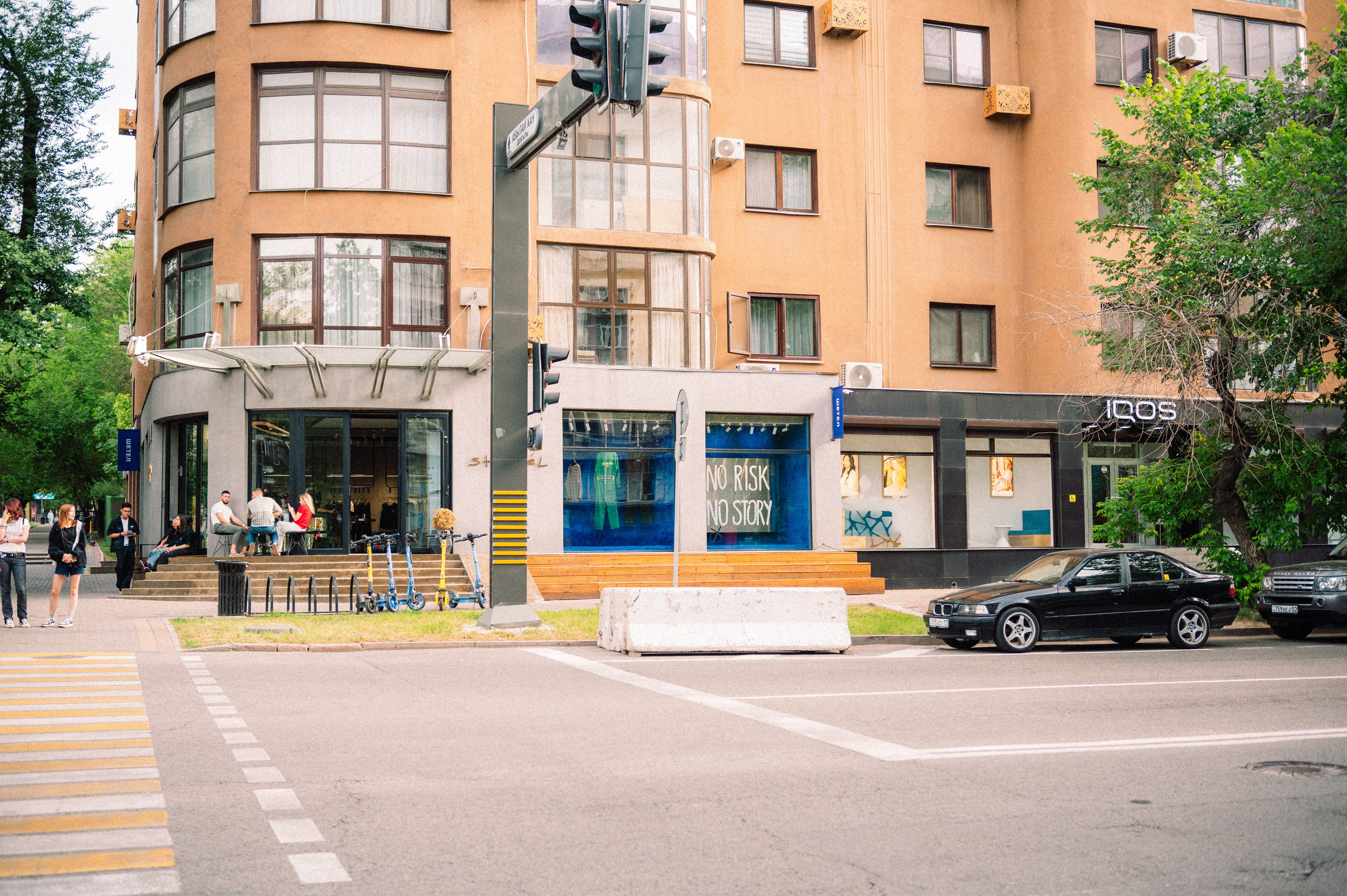 Стрит: Алматы, лето 2025. Фотограф в Алматы — Дарья Фёдорова