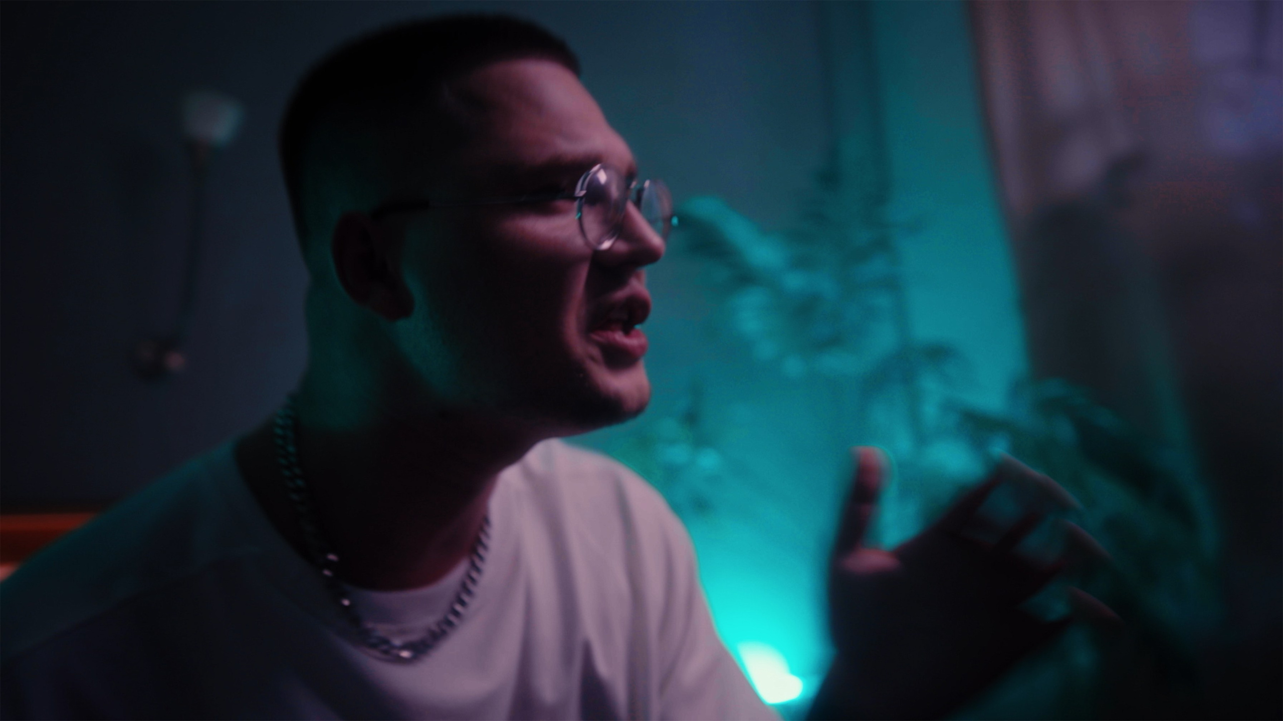 СARAPACEE «НЕ БУДУ СКУЧАТЬ» — music video. DANILA KOMKIN — Colorist